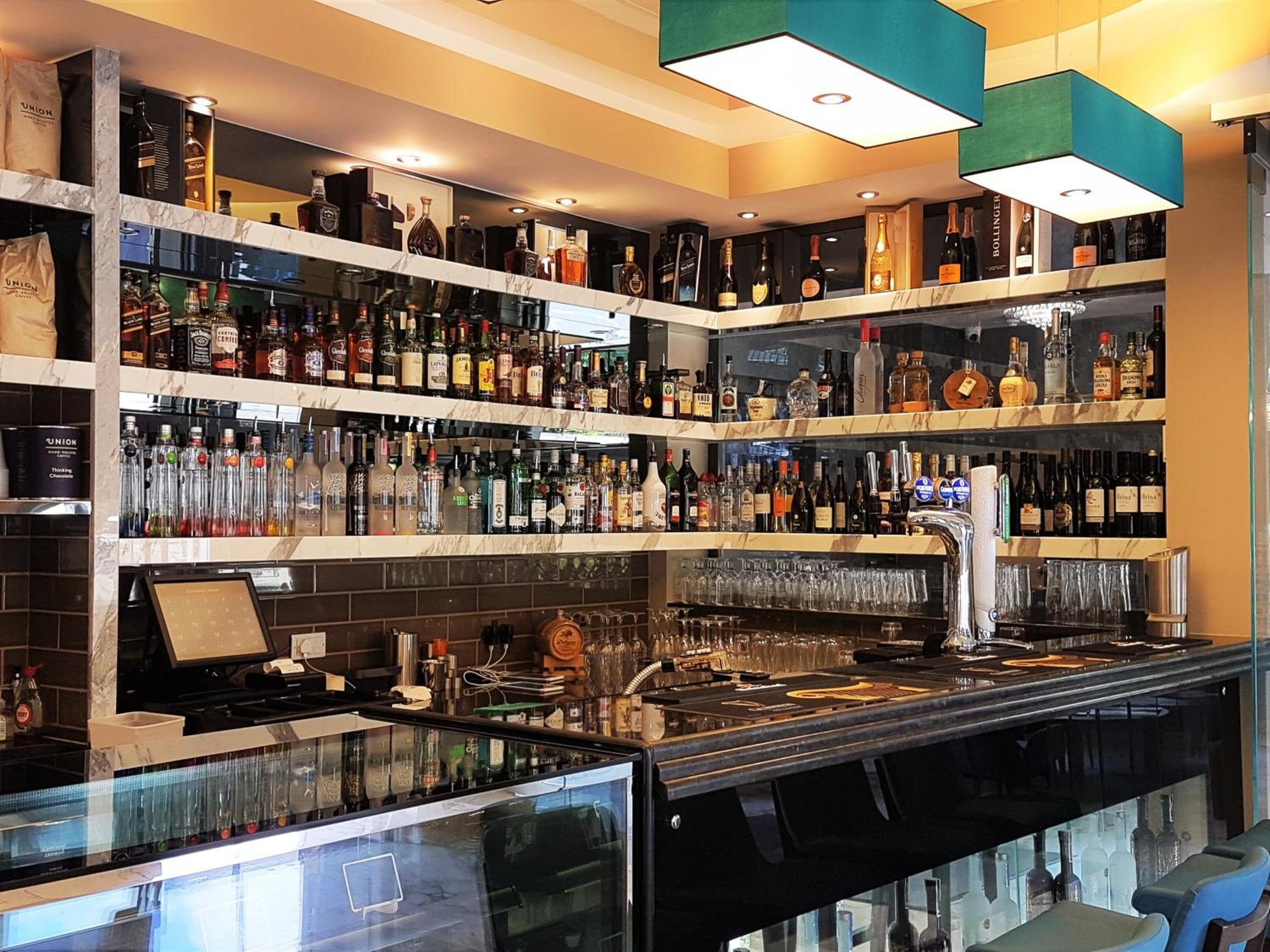 bar