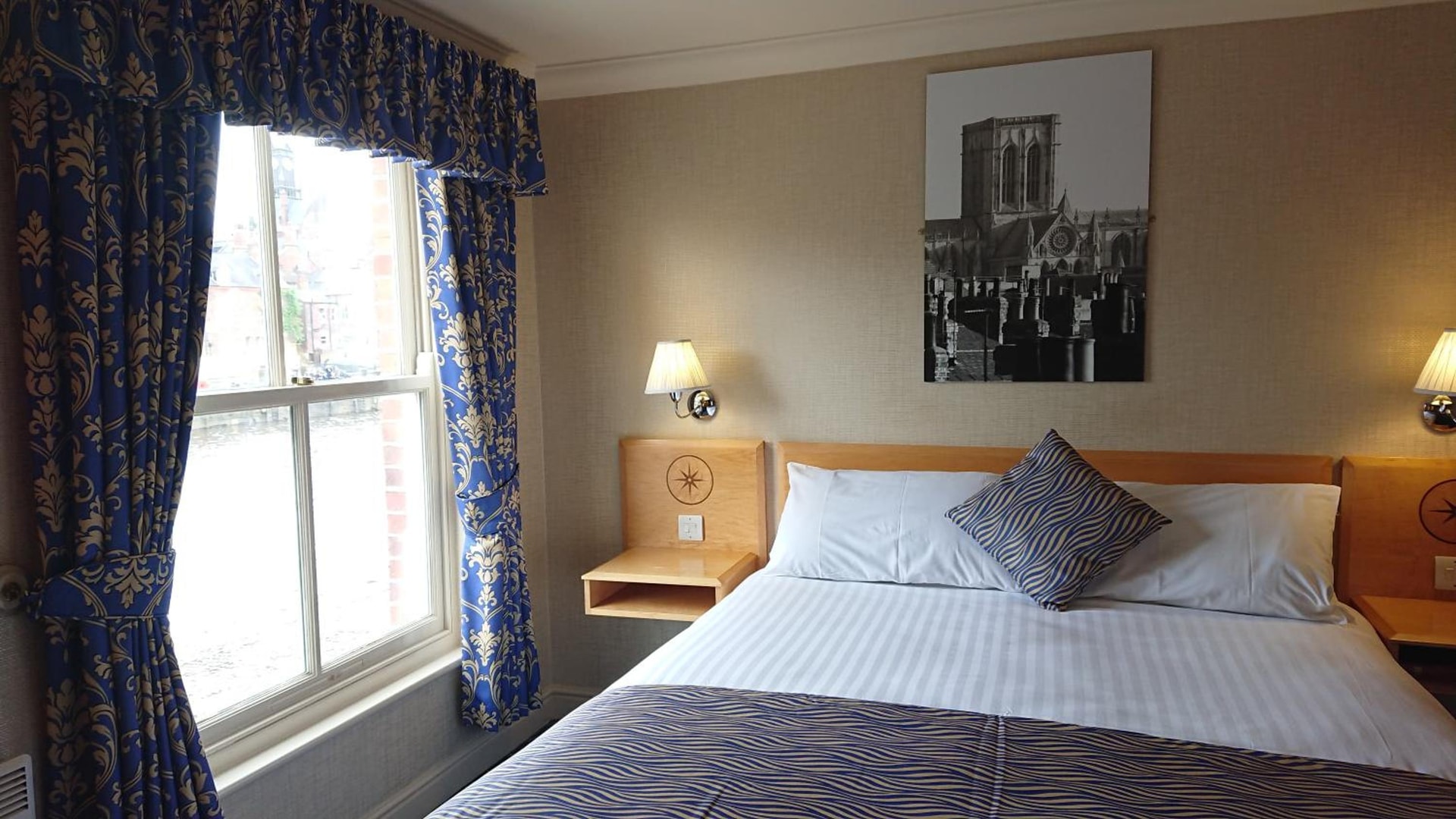The Queens Hotel & Victoria Cloisters Apartments
