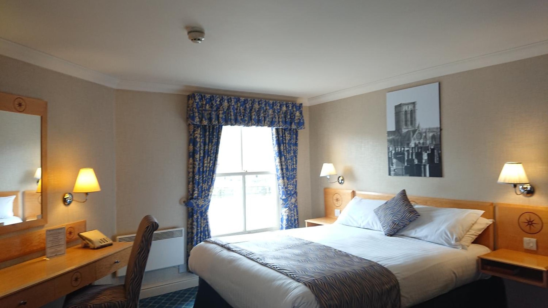 The Queens Hotel & Victoria Cloisters Apartments