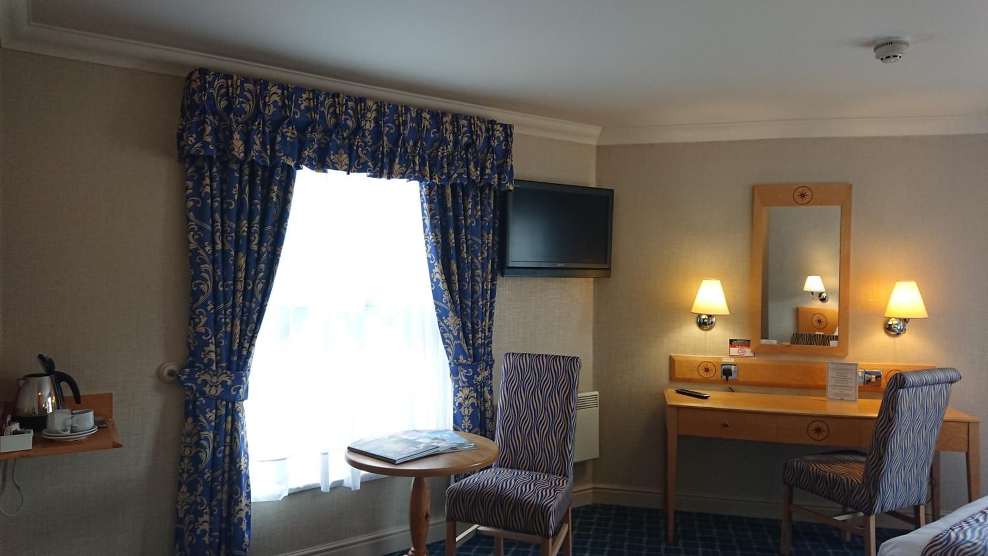 The Queens Hotel & Victoria Cloisters Apartments