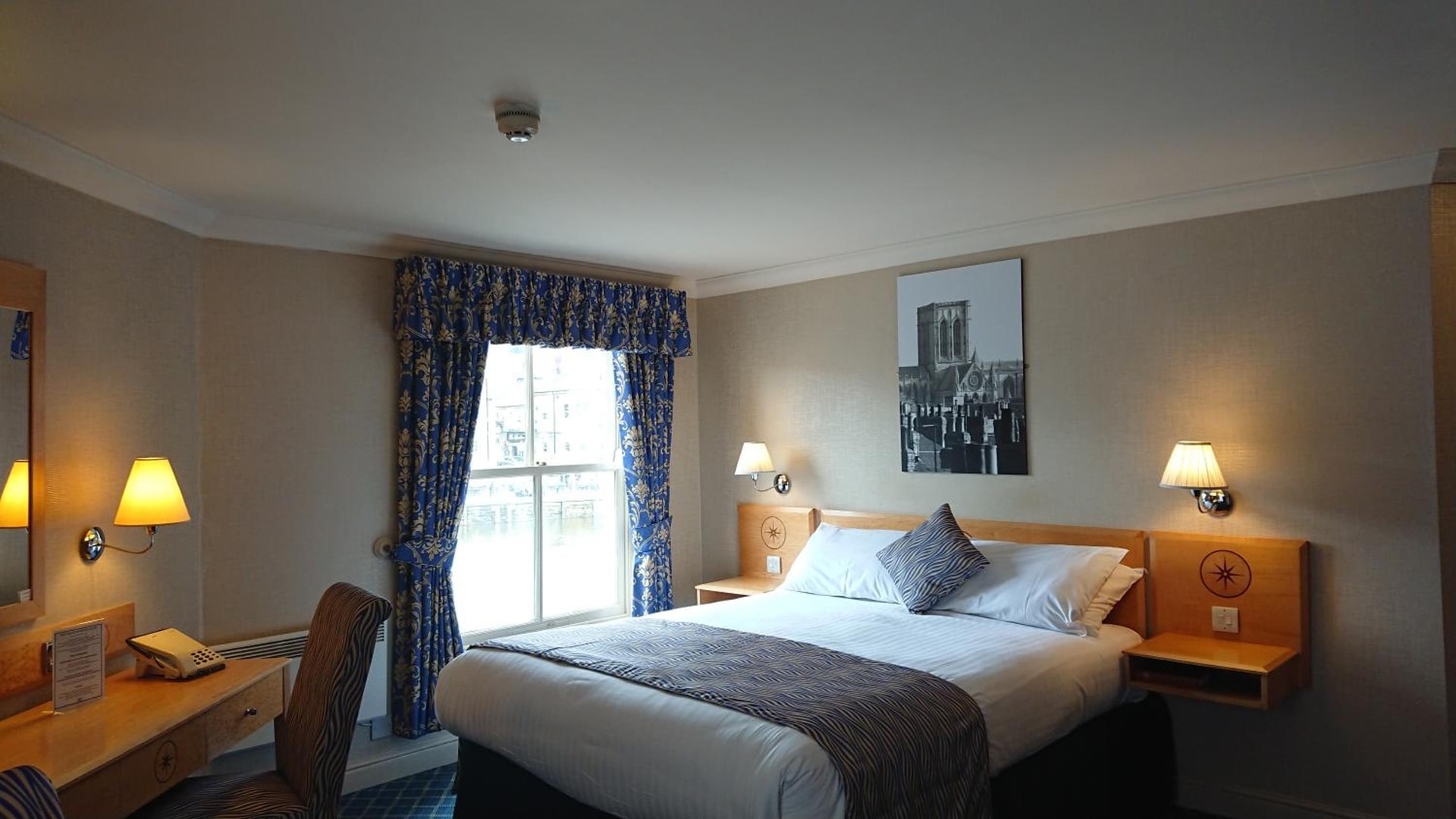 The Queens Hotel & Victoria Cloisters Apartments