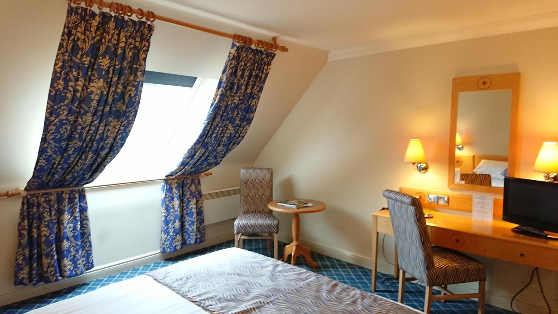 The Queens Hotel & Victoria Cloisters Apartments