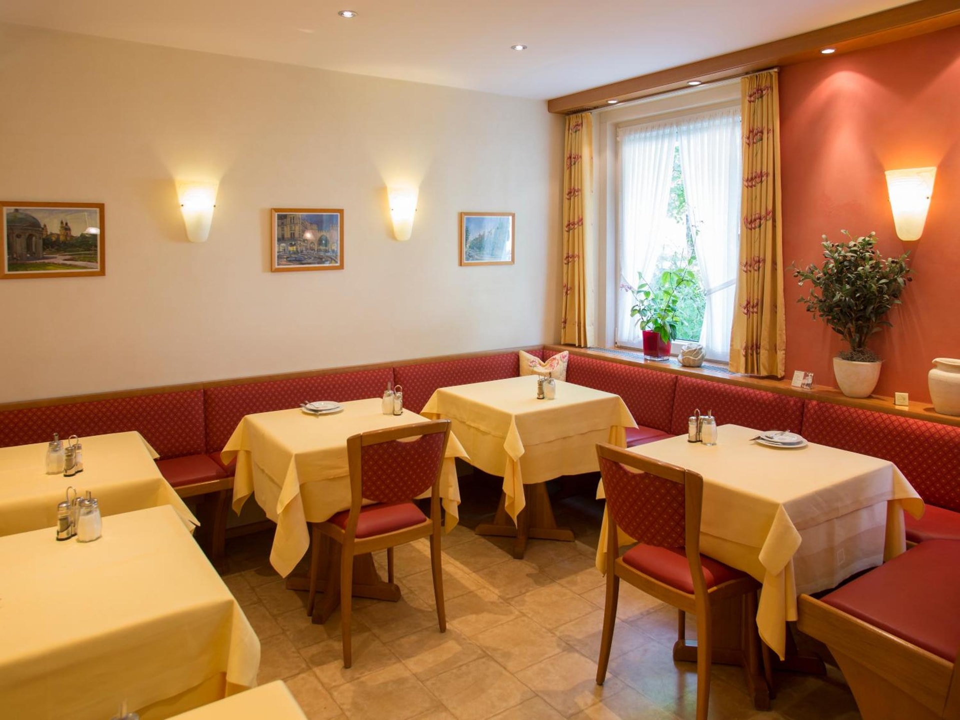 Hotel Kriemhild am Hirschgarten