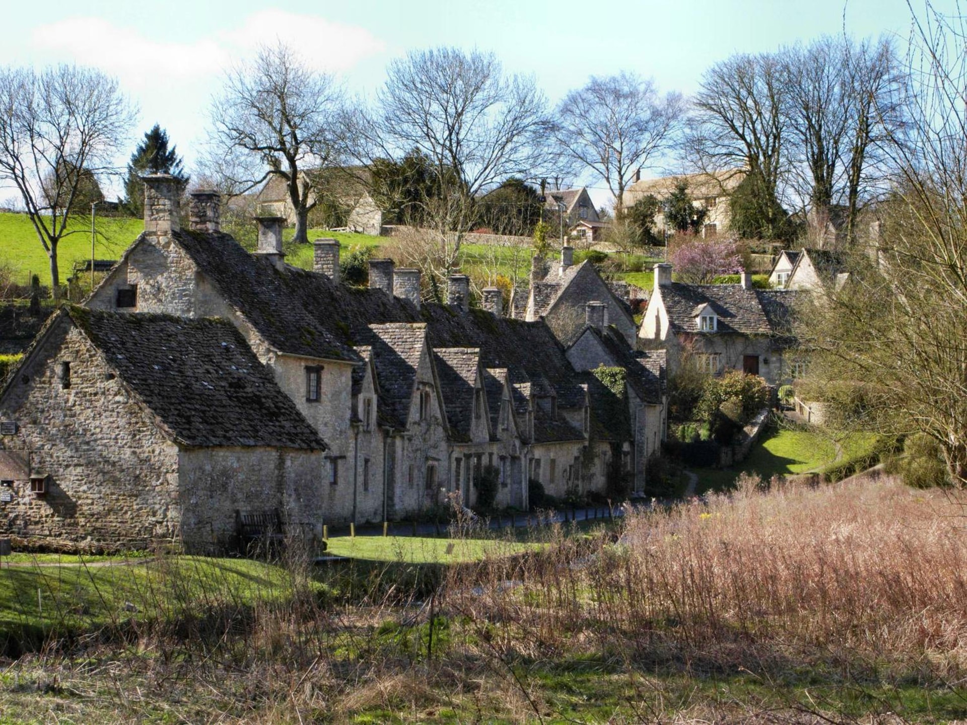 Pettifers Freehouse Hotel