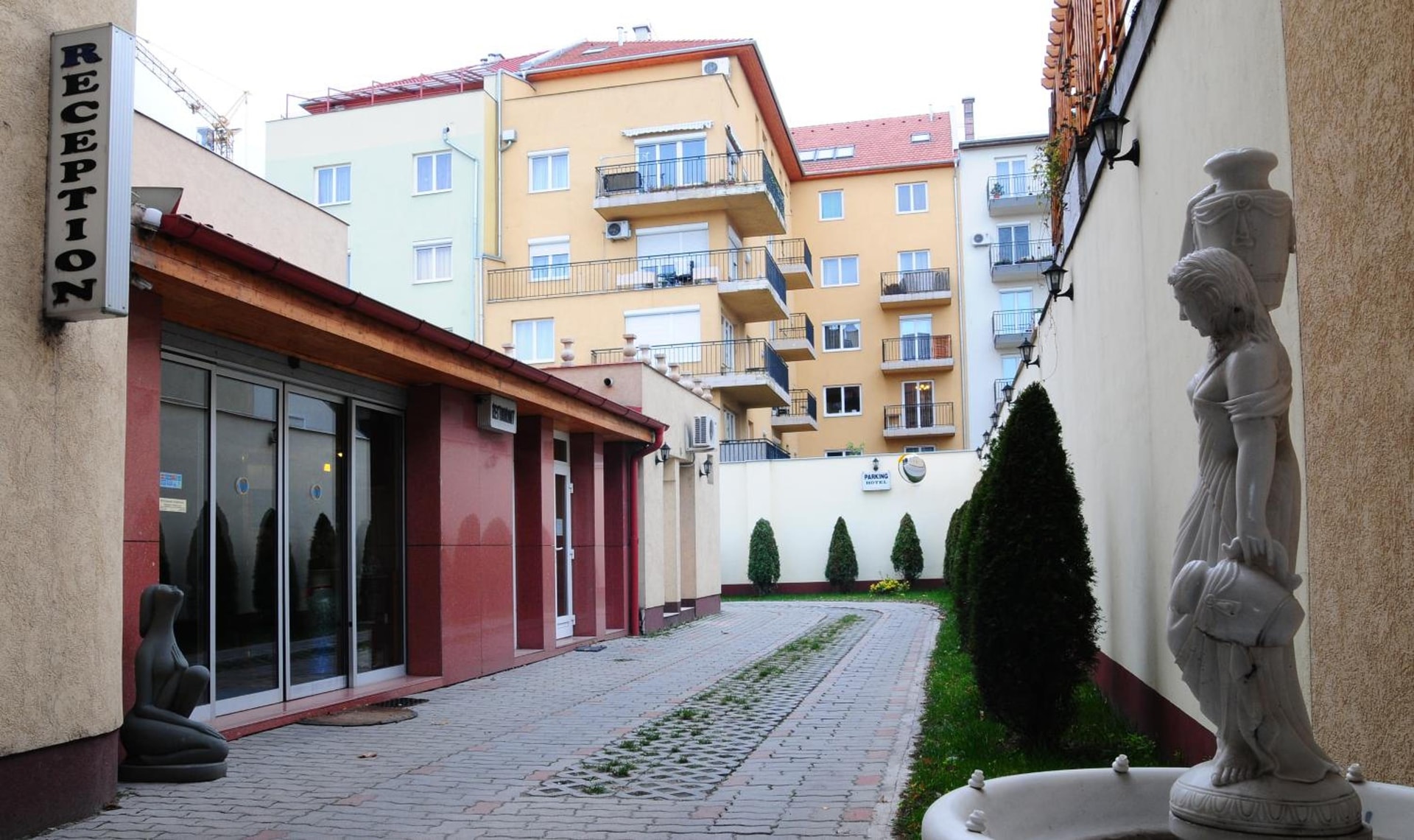 Chesscom Hotel