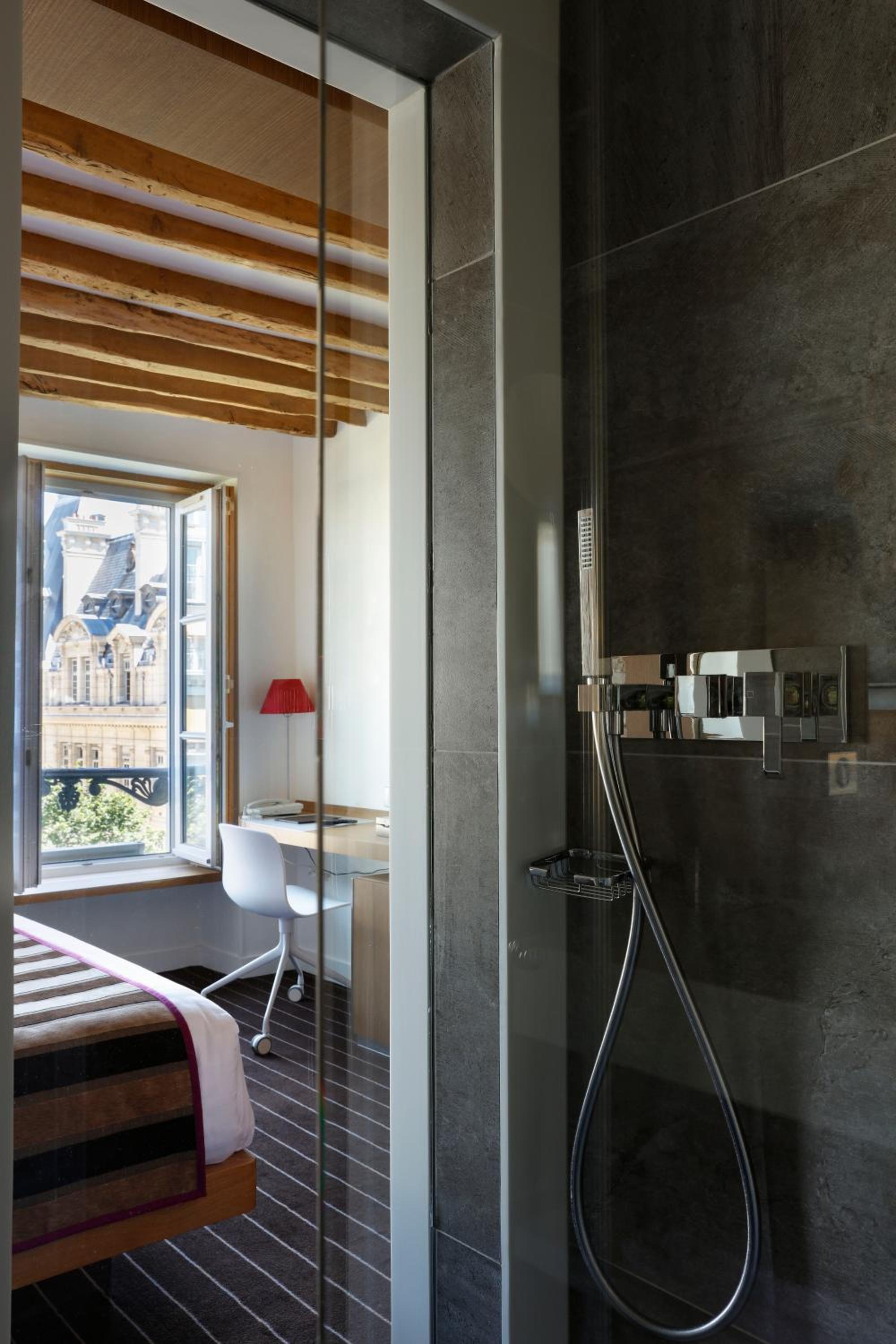Select Hotel