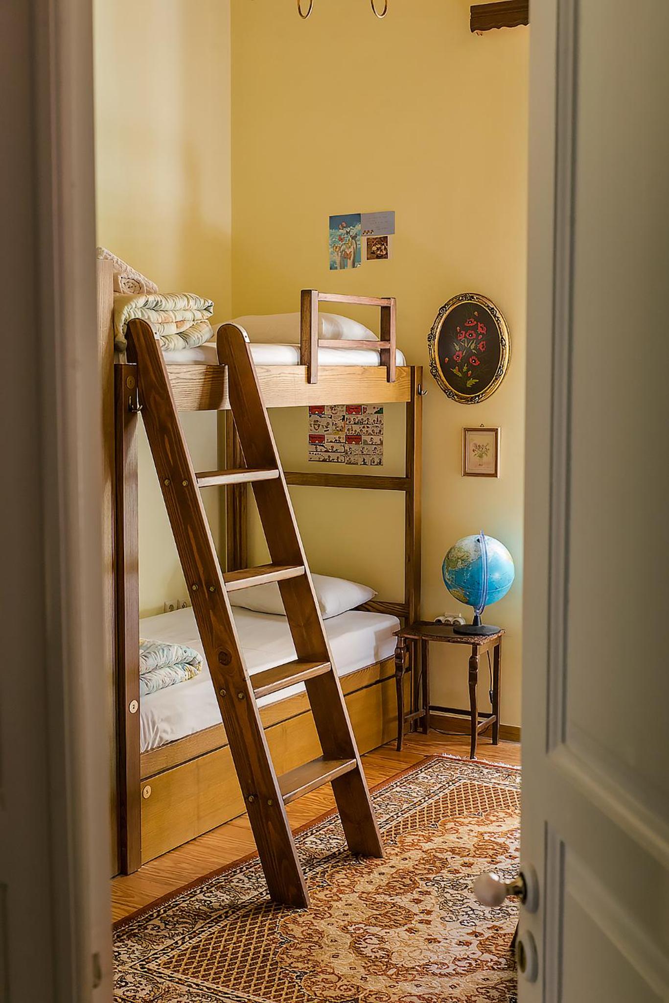 Athens Quinta