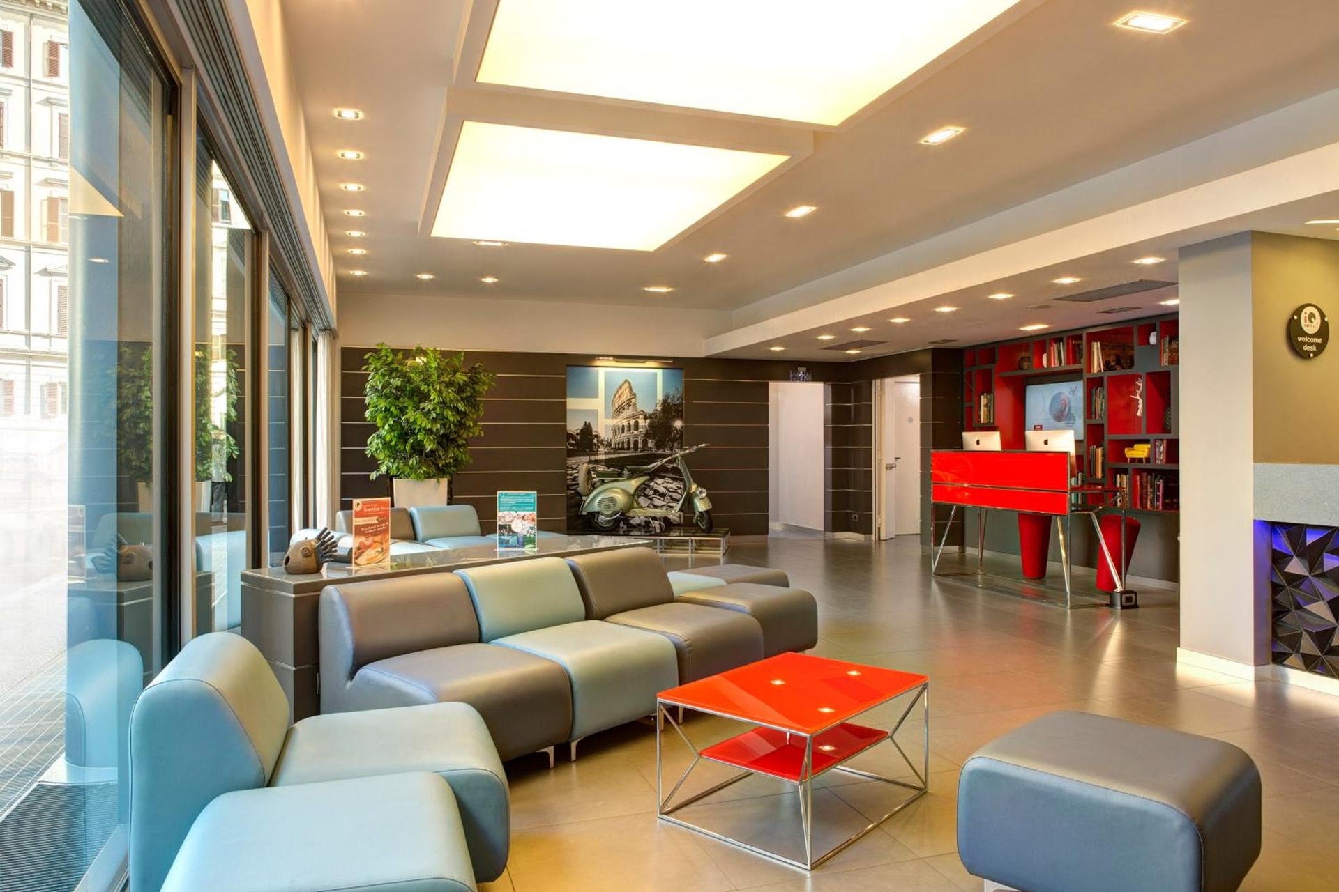 iQ Hotel Roma