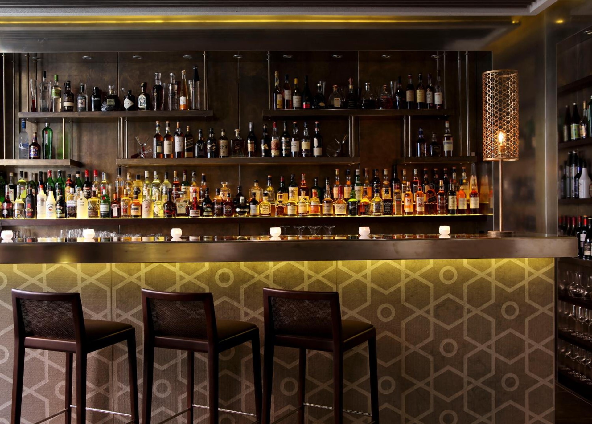 bar