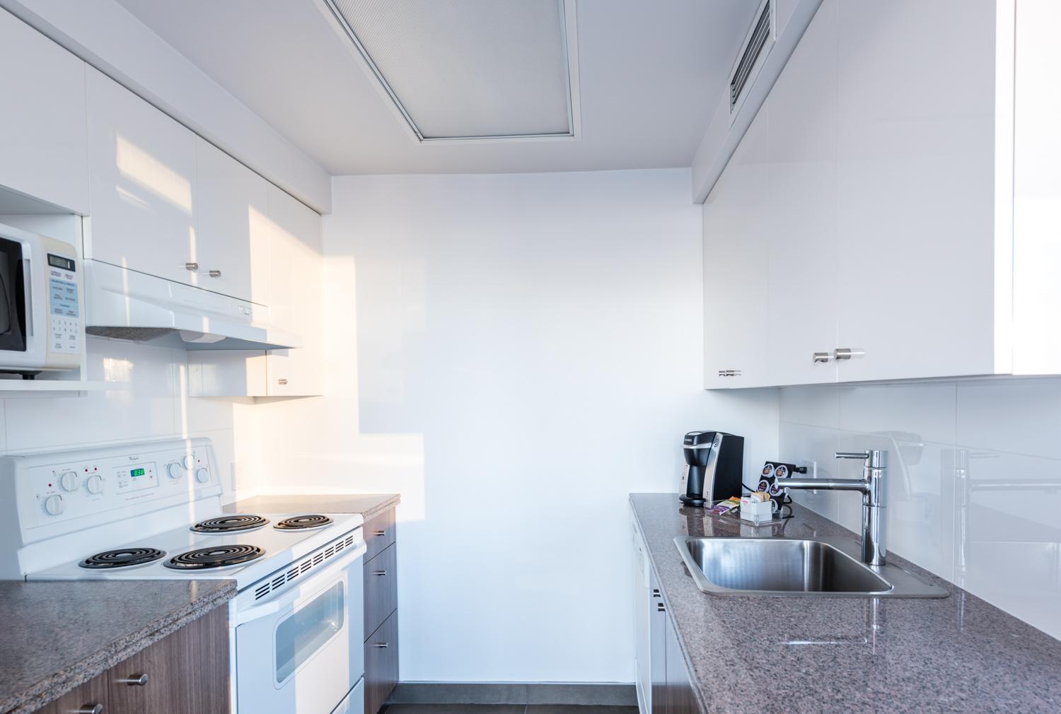 Carmana Hotel & Suites