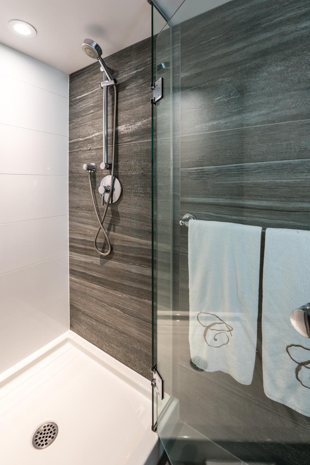 Carmana Hotel & Suites