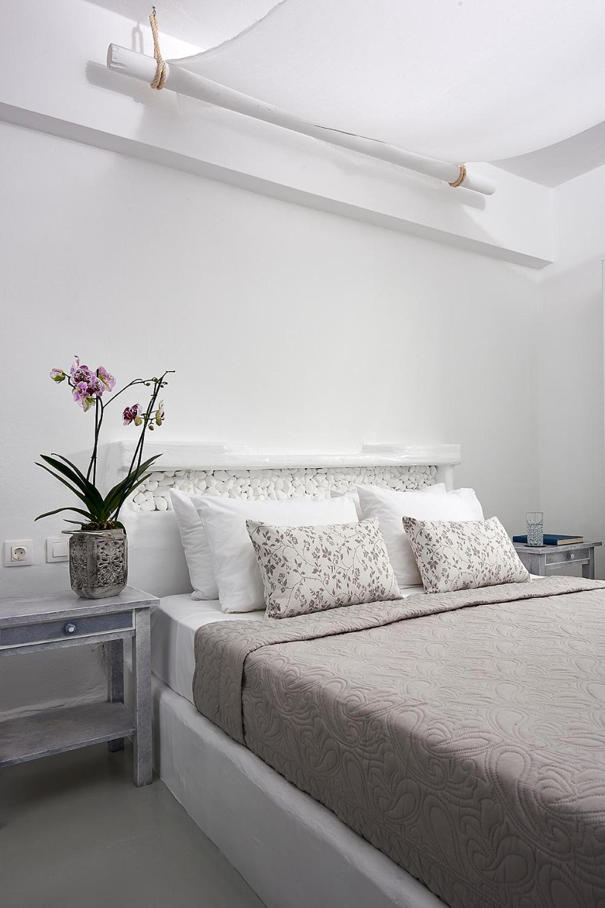 Milos Hotel