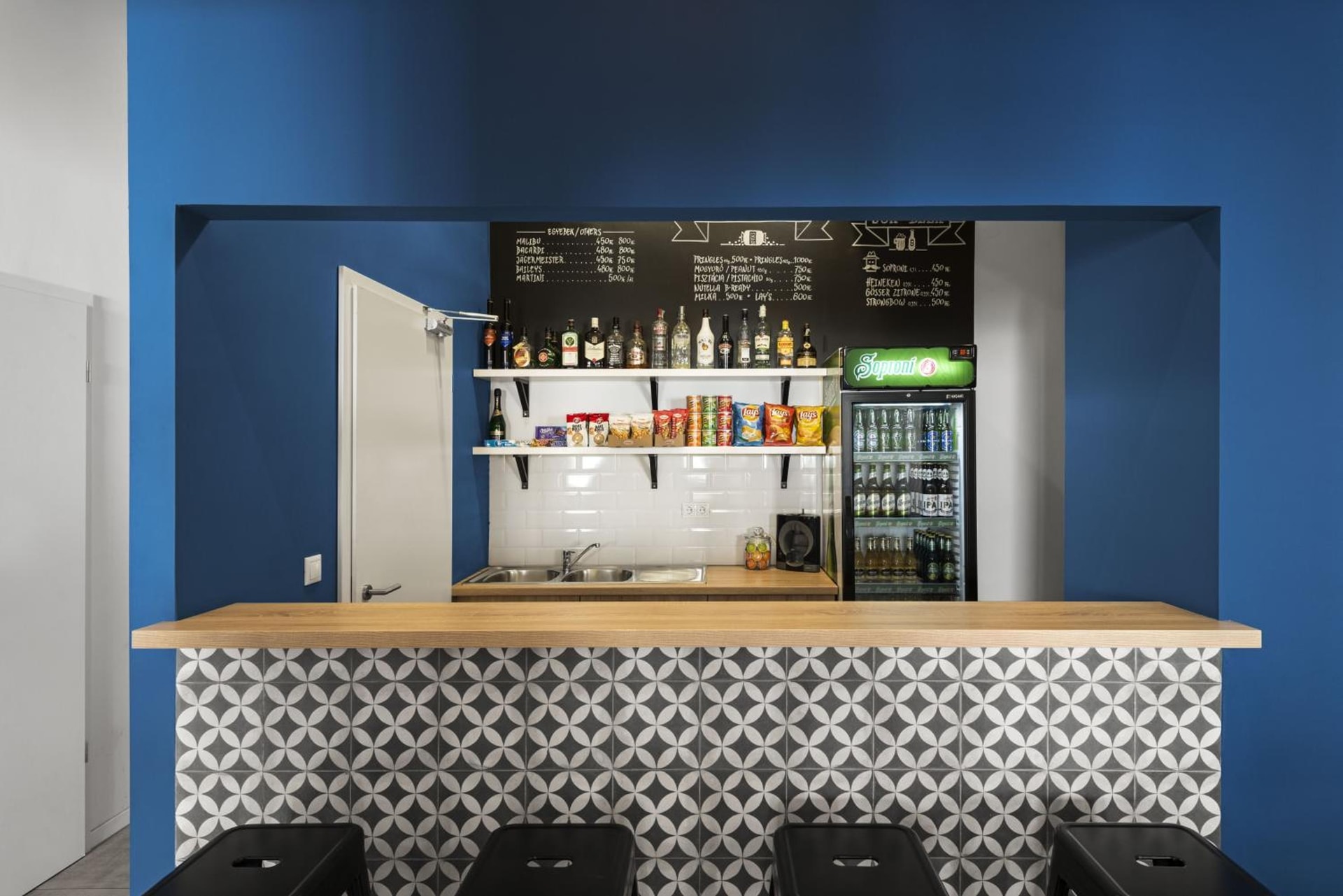 Chesscom Hotel