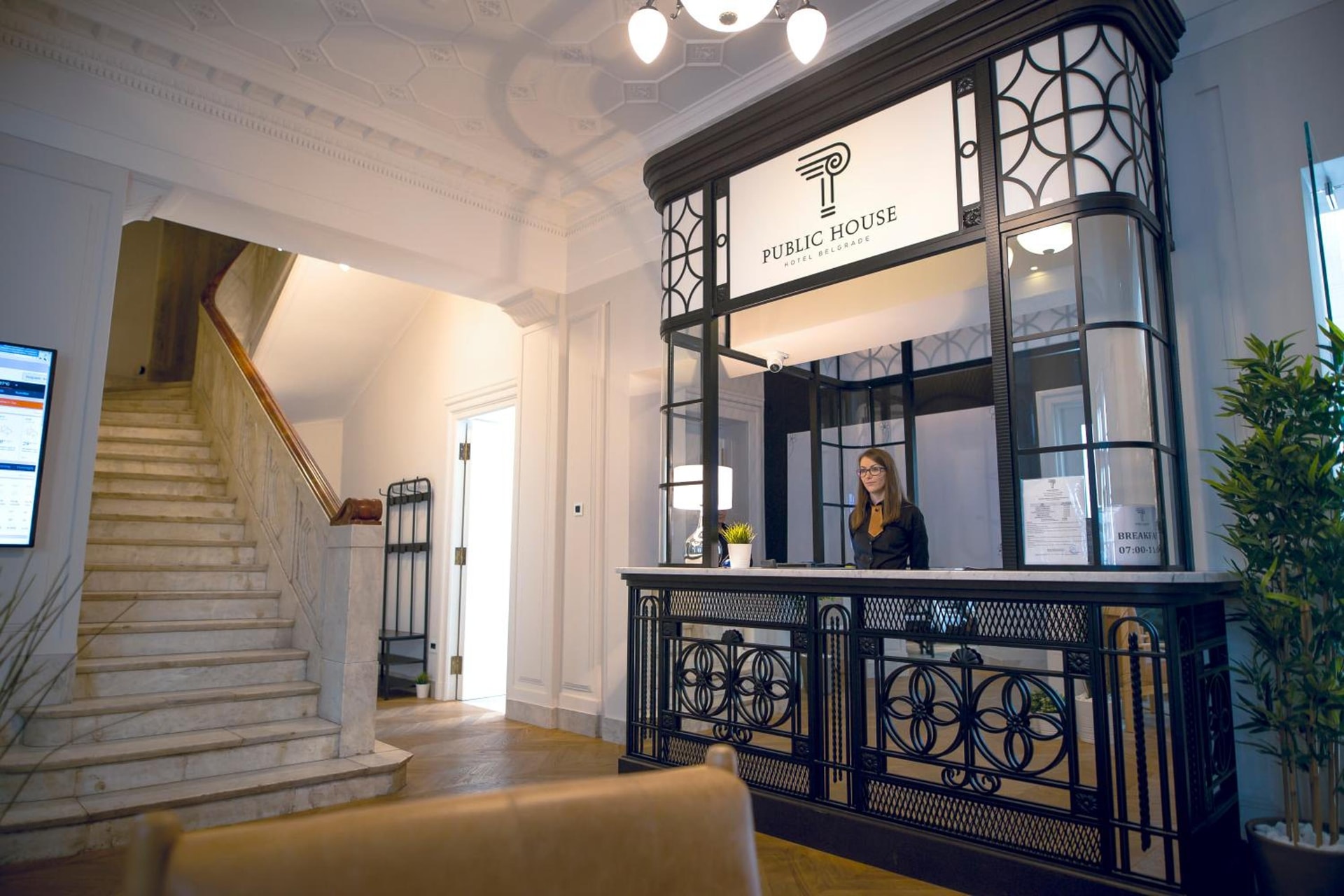 Public House Hotel