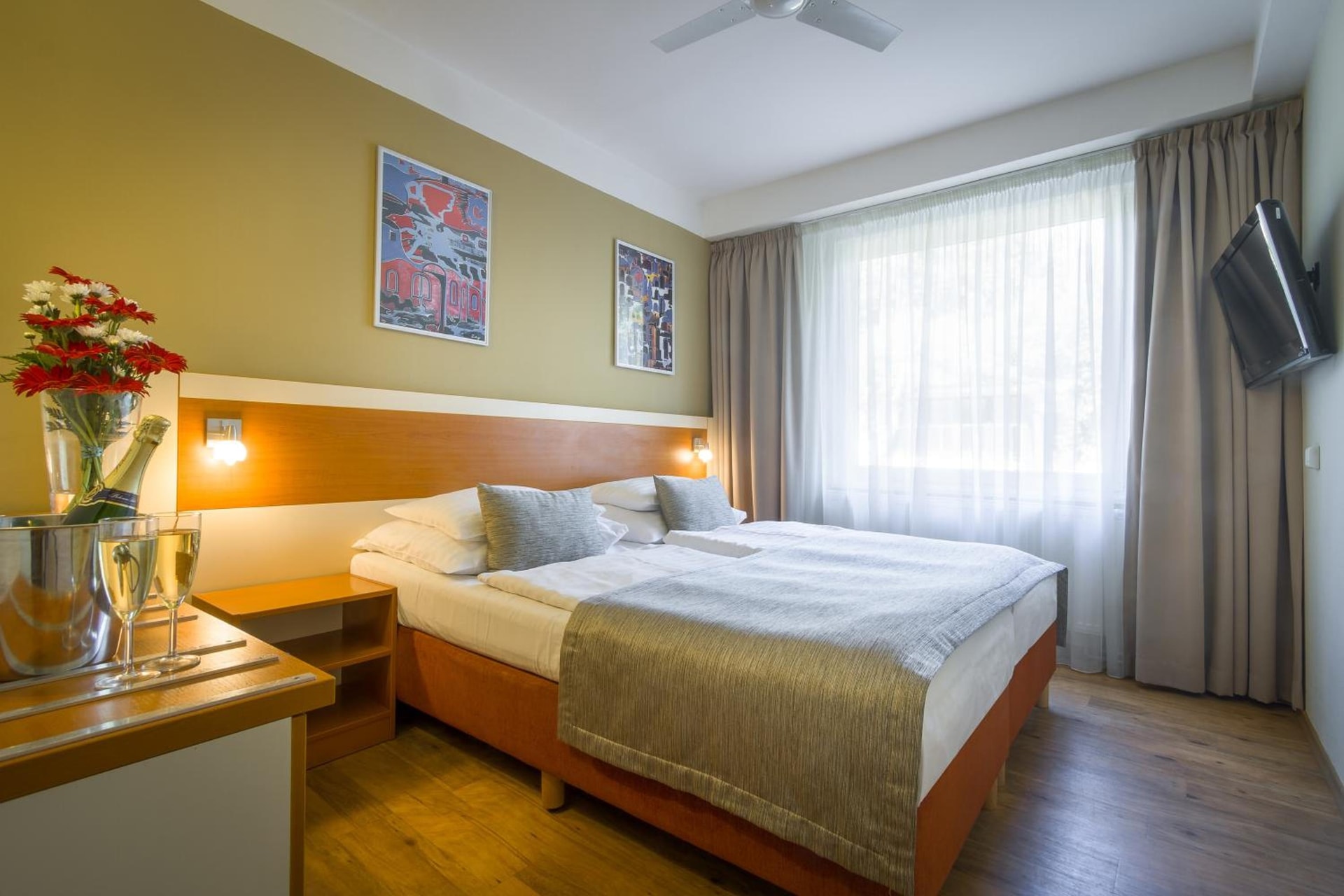 hotel room