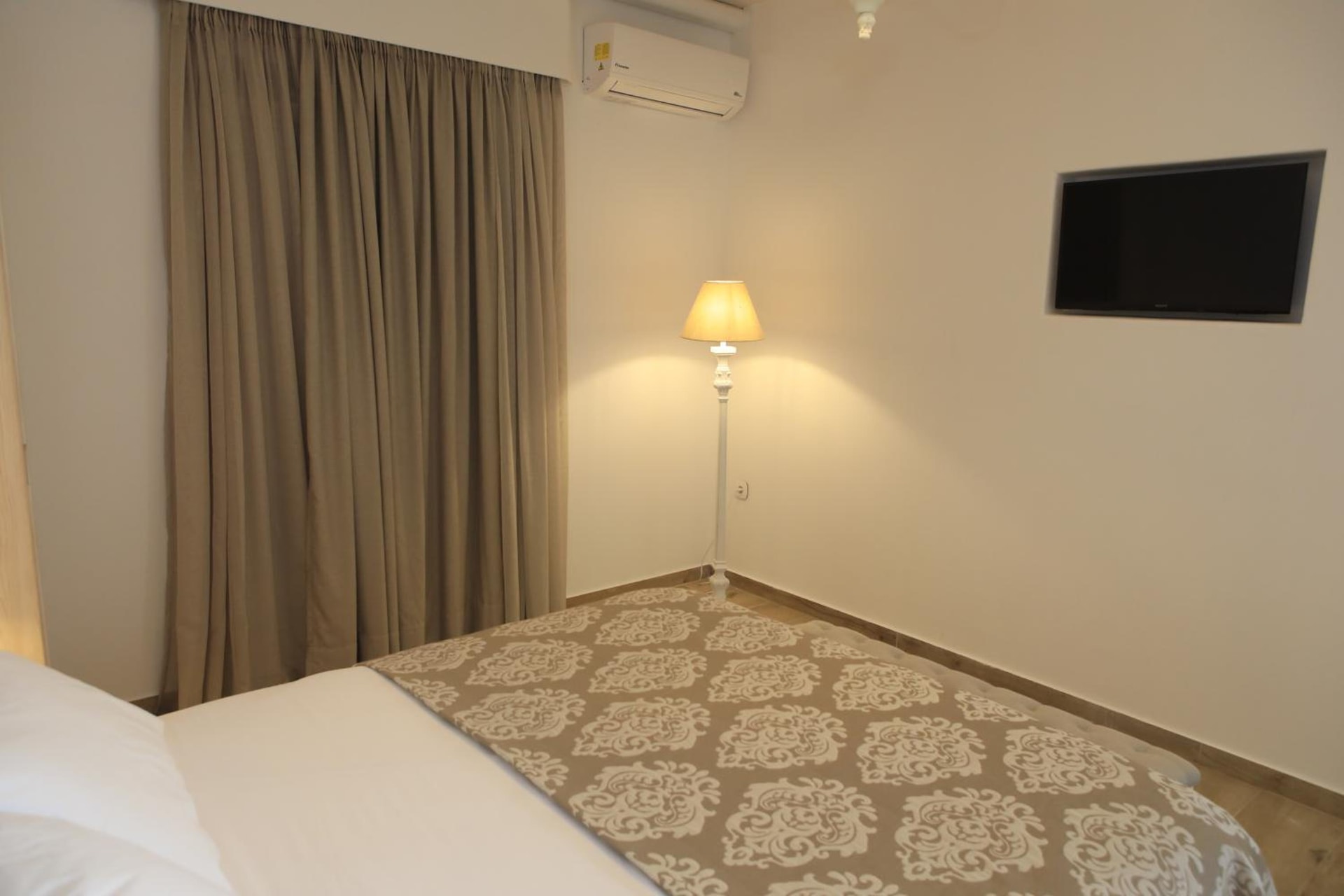 Theasis Luxury Suites