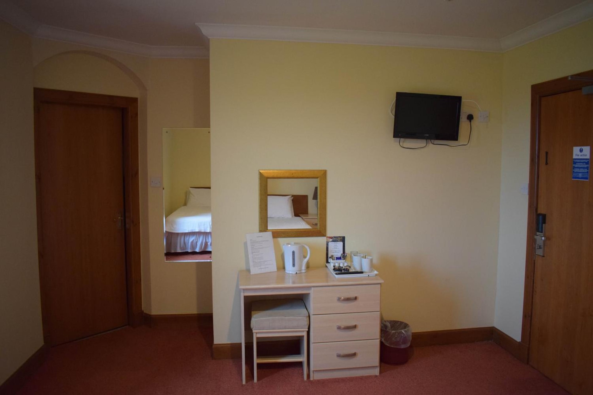 GOLF View Hotel & Macintosh Restaurant