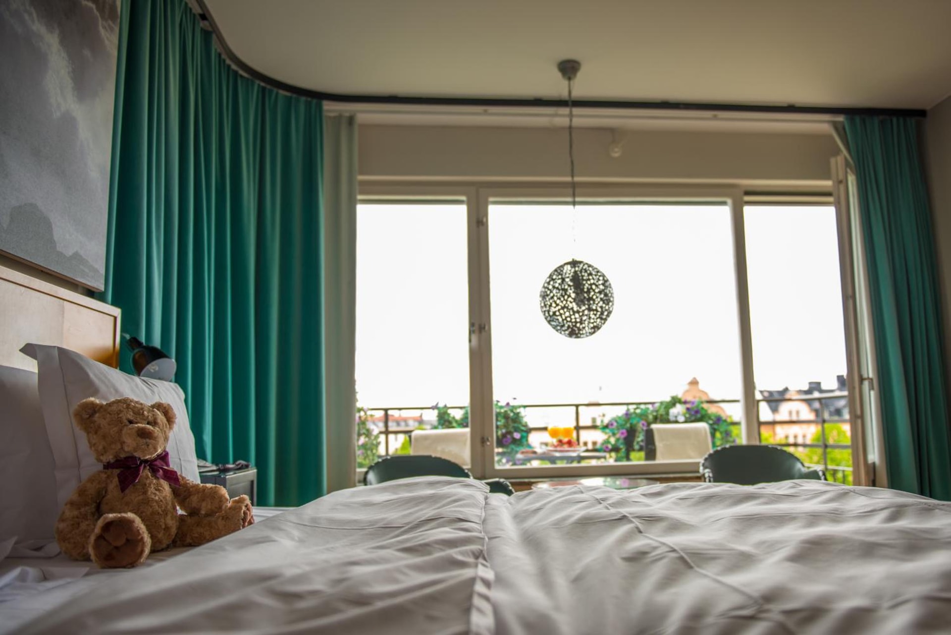 Hotel Rival