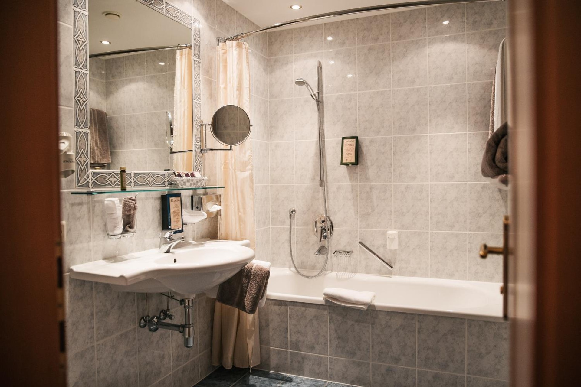 Arlen Lodge Hotel-Garni inkl Premium Sommerkarte