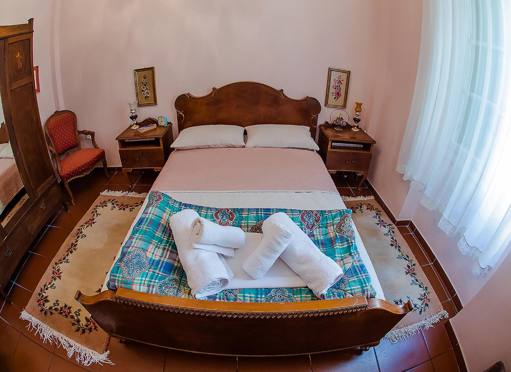 Athens Quinta