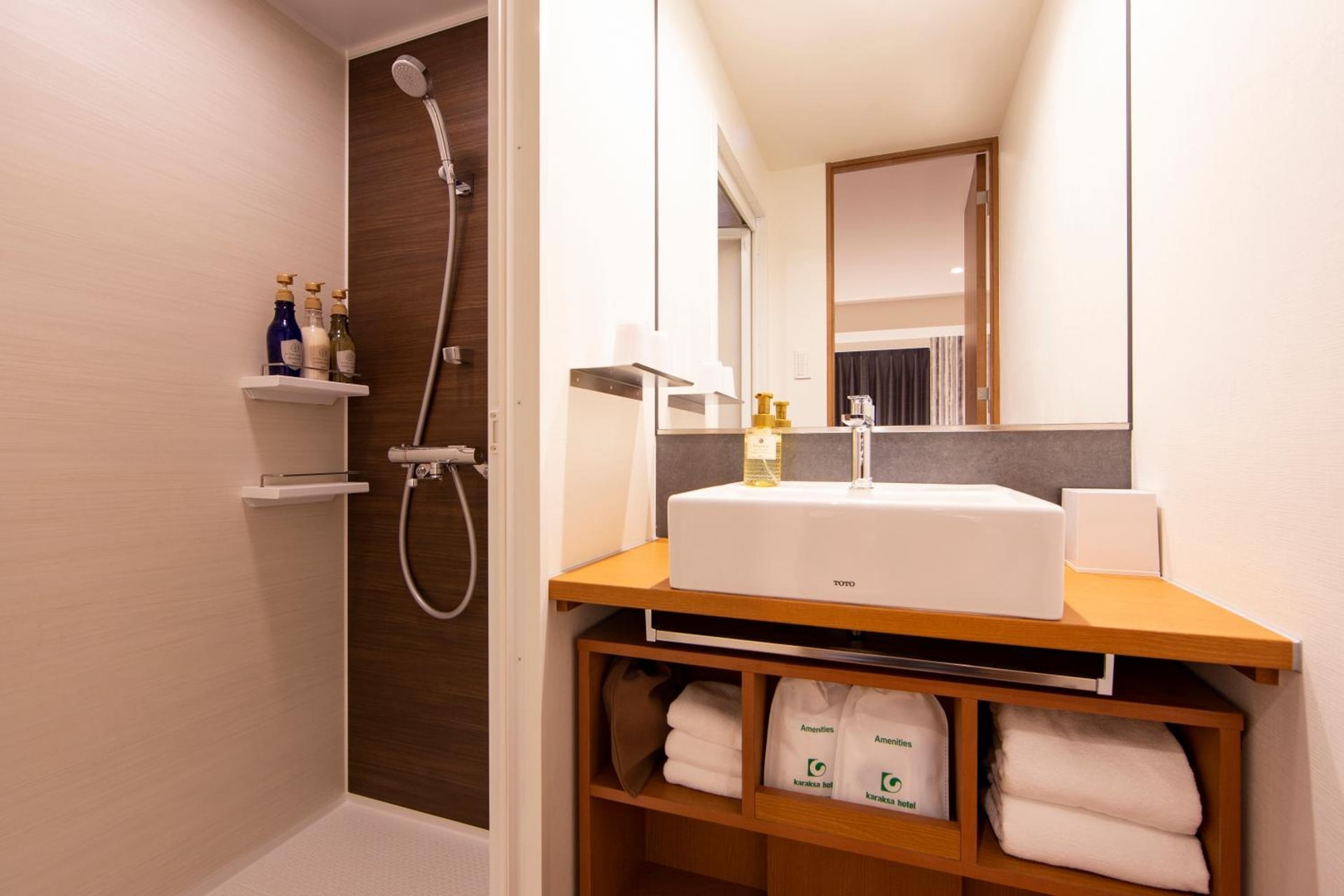 karaksa hotel grande Shin-Osaka Tower