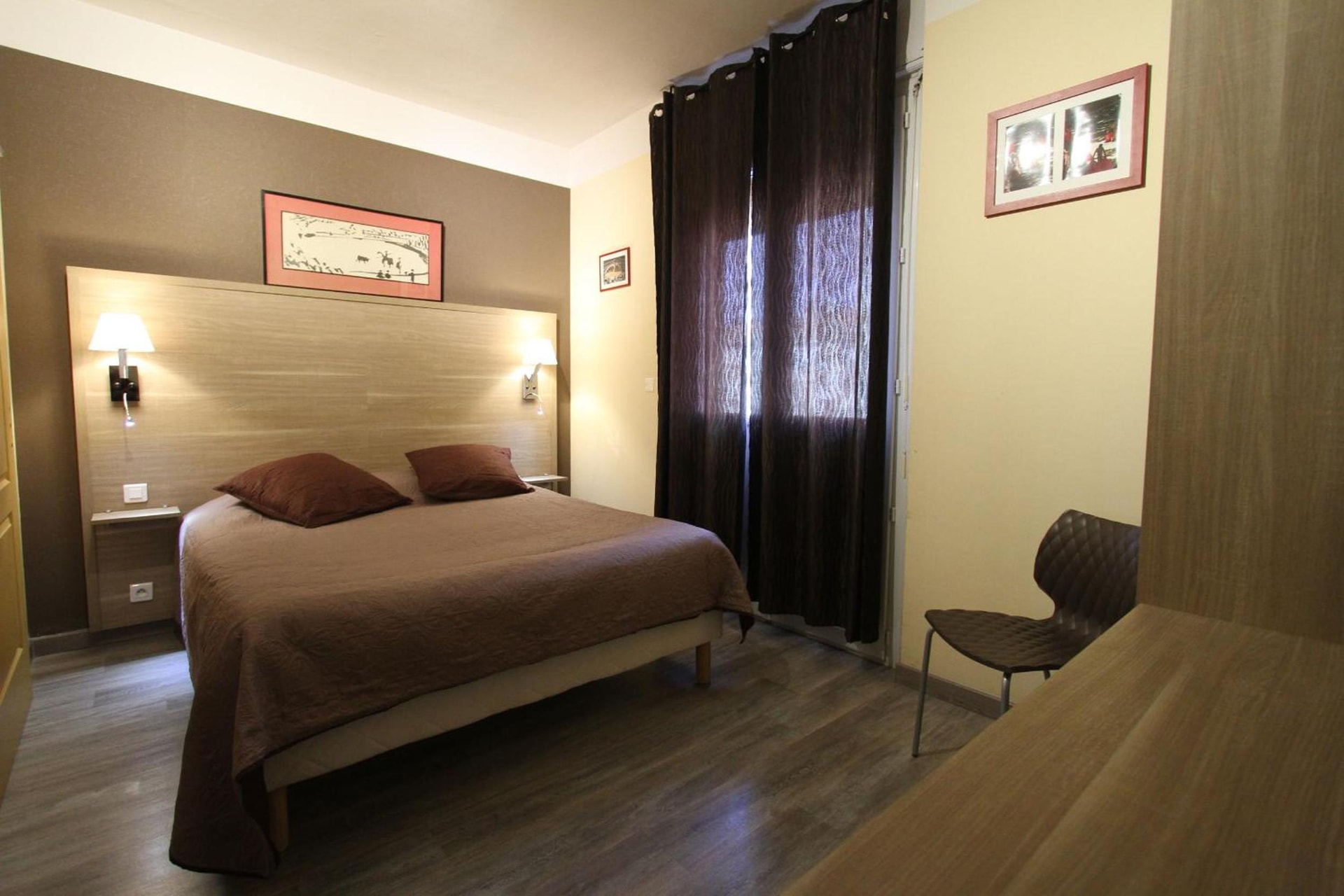 hotel room