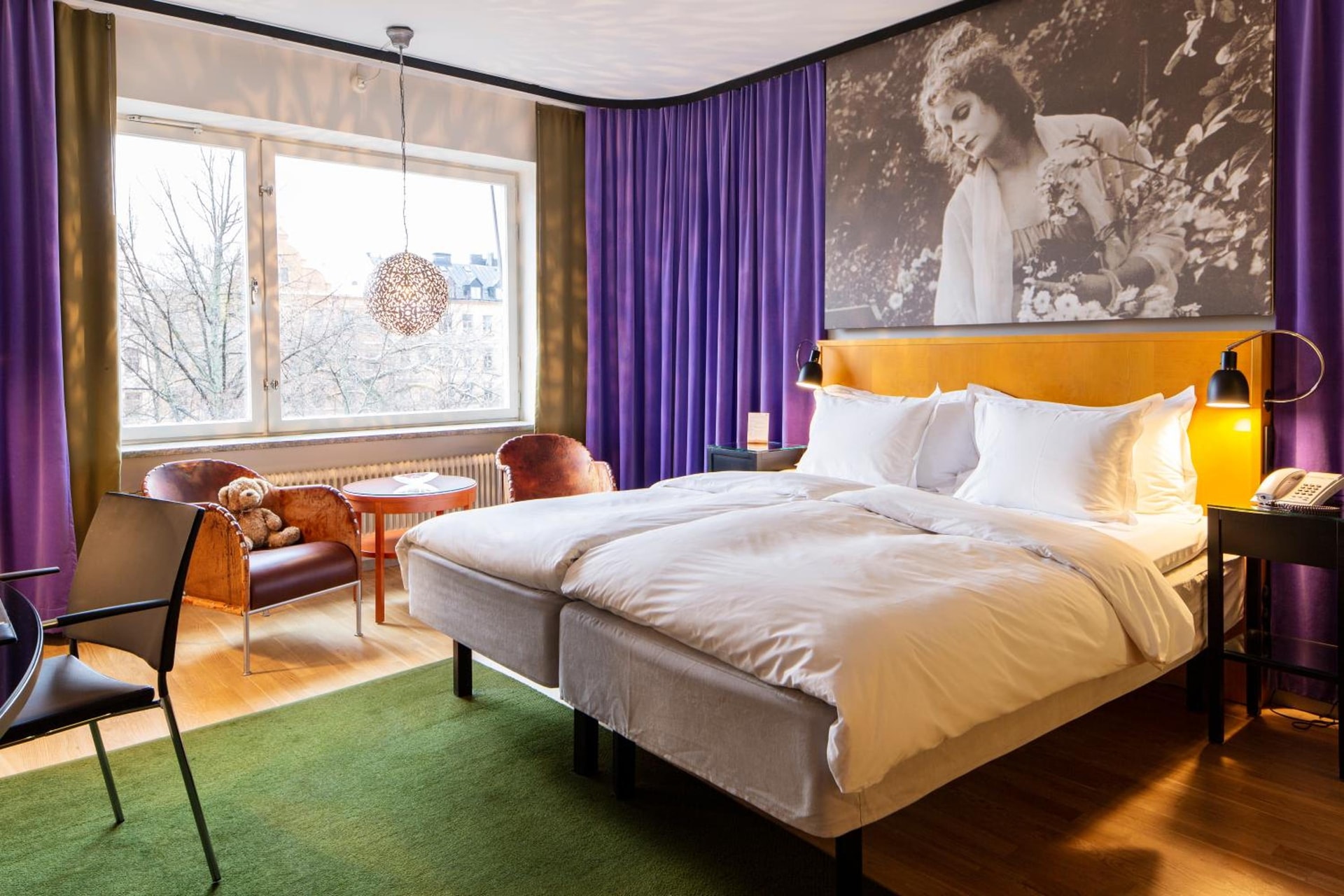 Hotel Rival