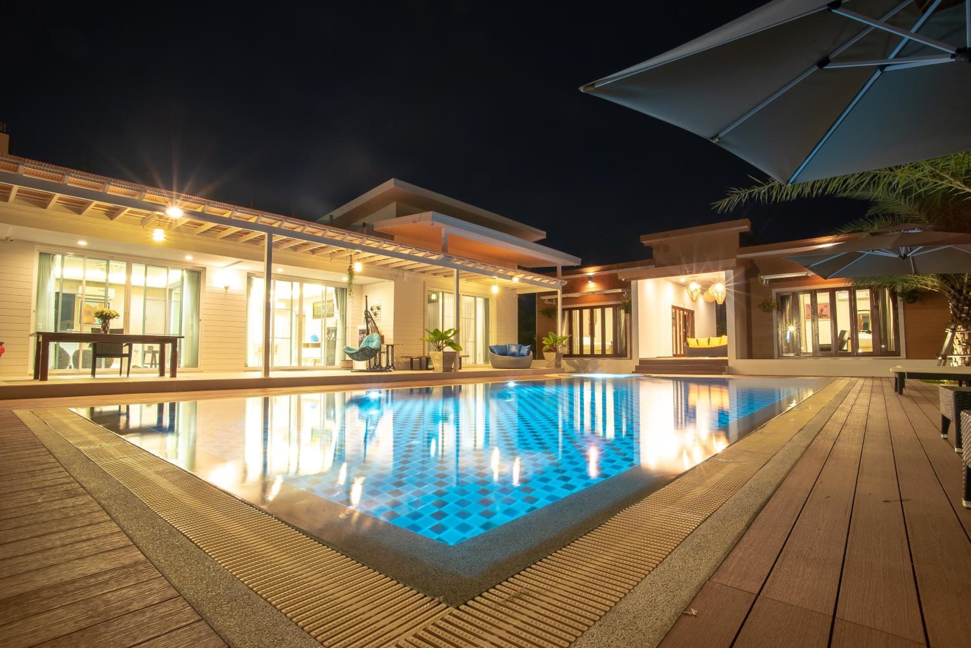 Kan & Kan Luxury Pool Villa Hua Hin with all bathtub