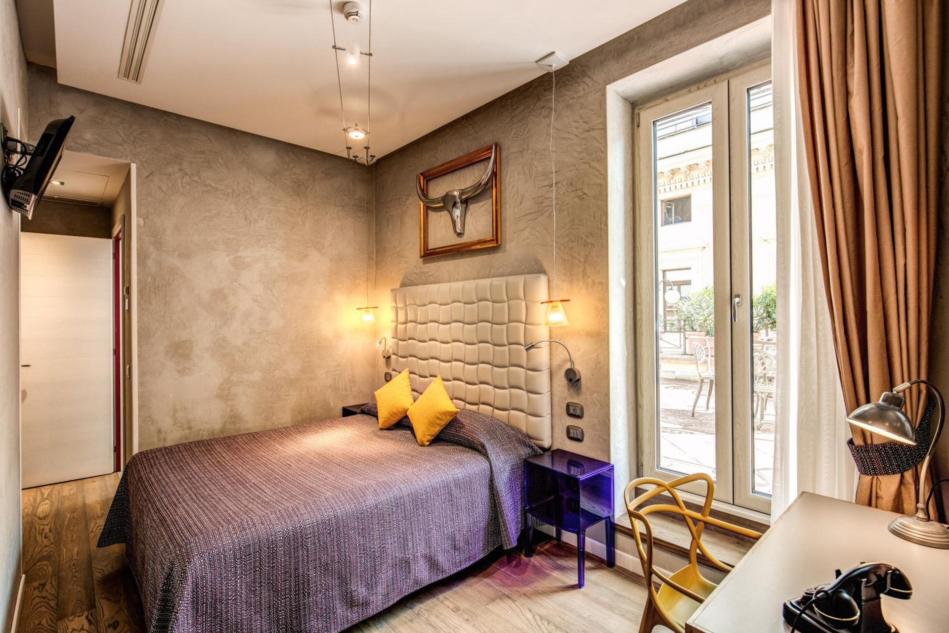 hotel room