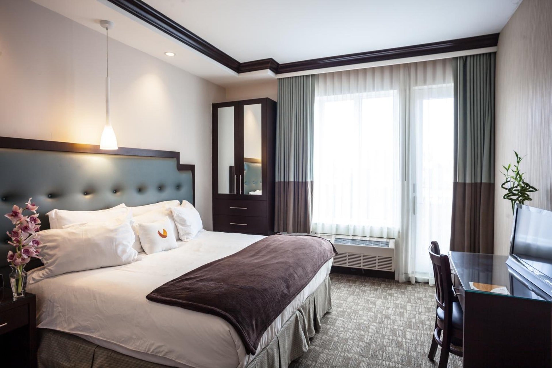 Aura Hotel Brooklyn