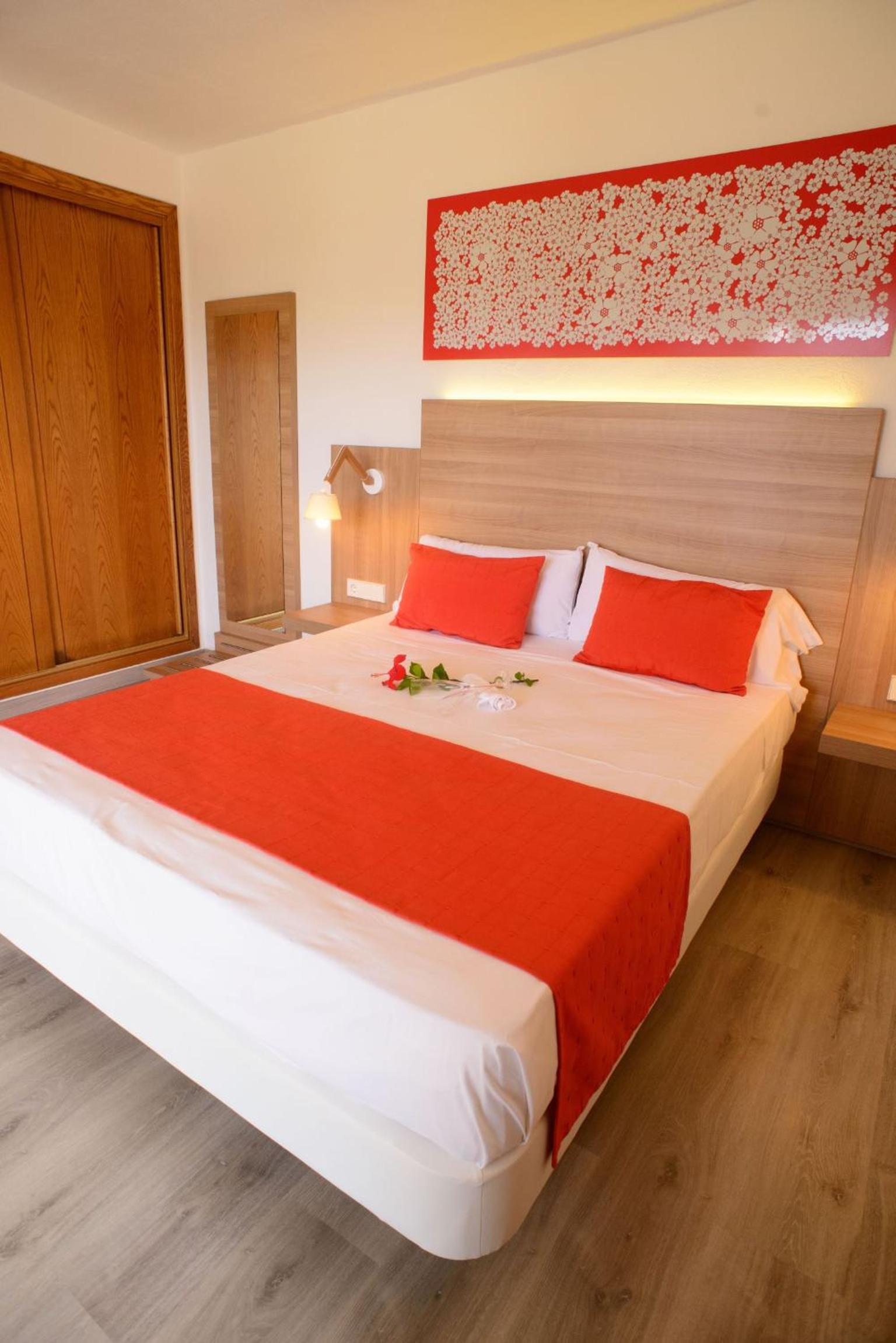 Cala Llenya Resort Ibiza