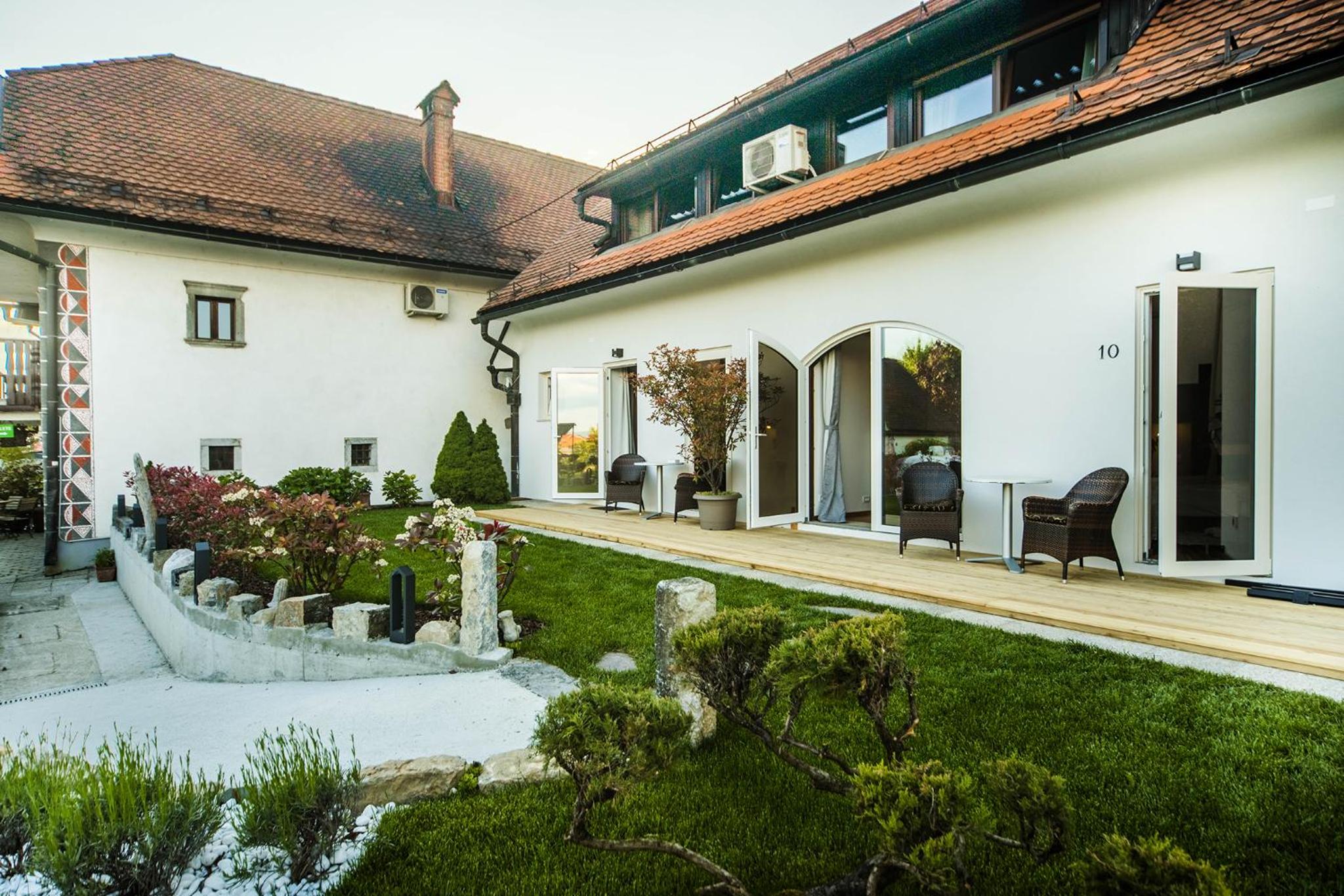 Hotel Pok Garni