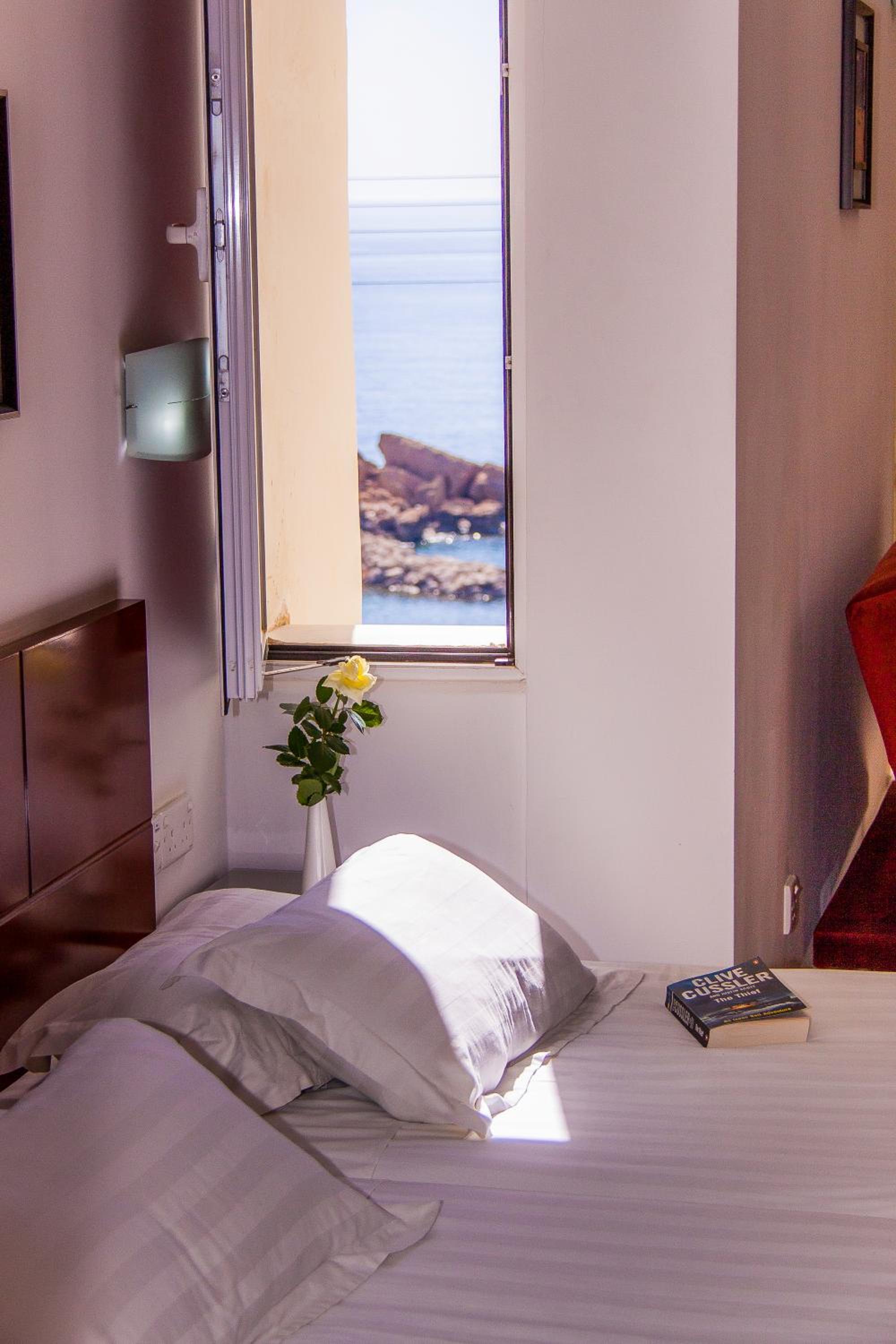 Theo Sunset Bay Hotel