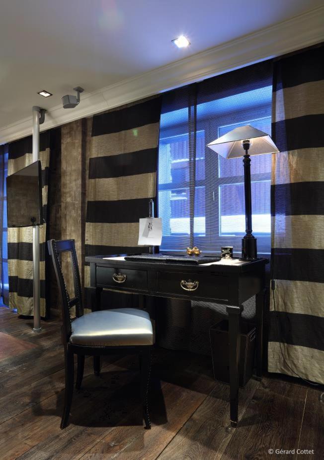 hotel reception