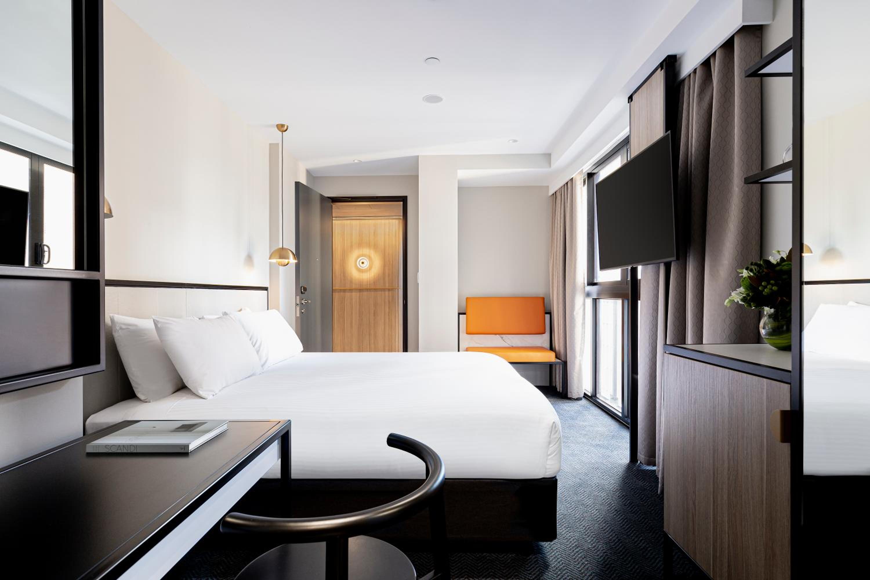 Brady Hotels Jones Lane