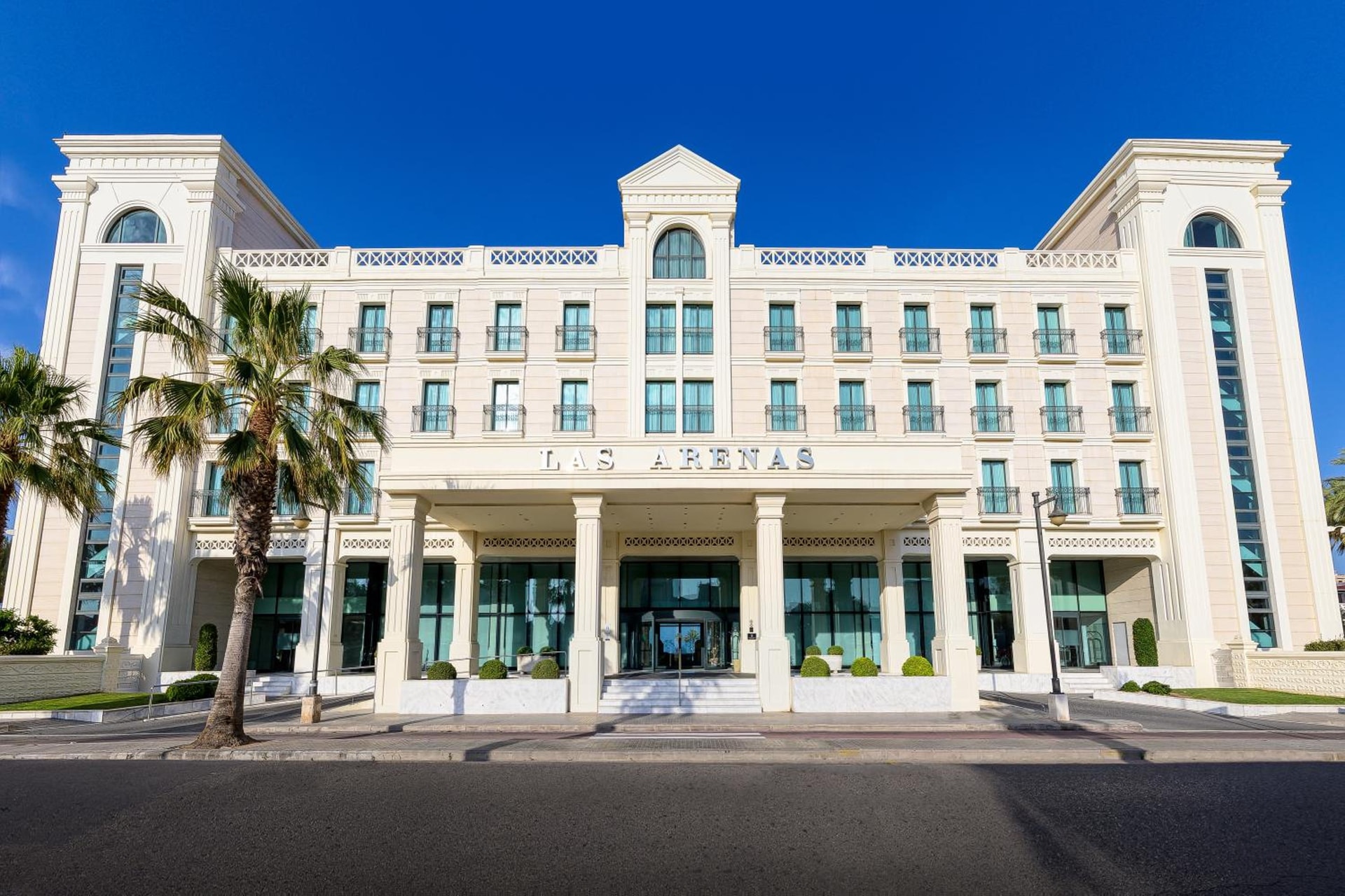 Las Arenas Balneario Resort