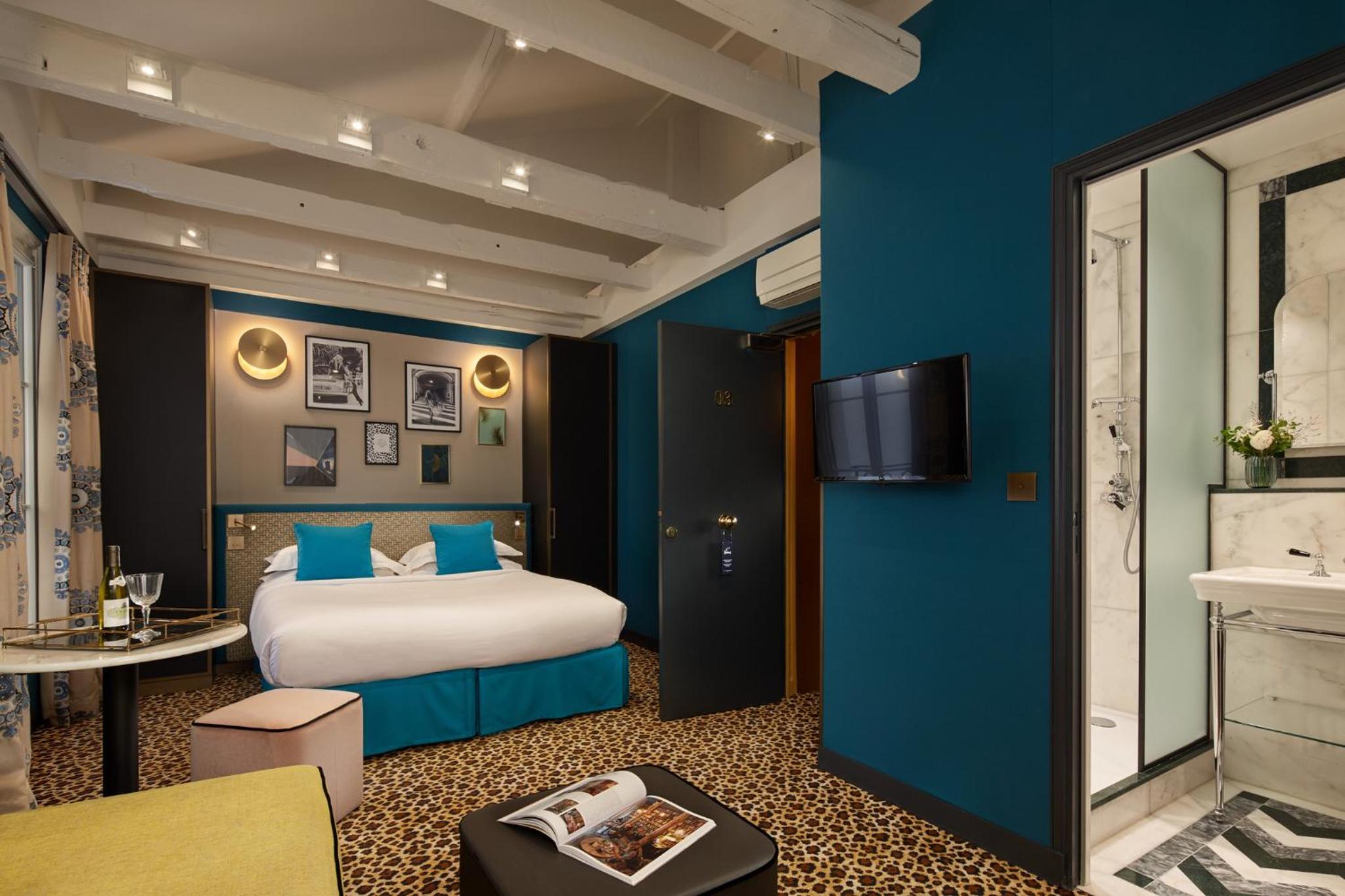 hotel room