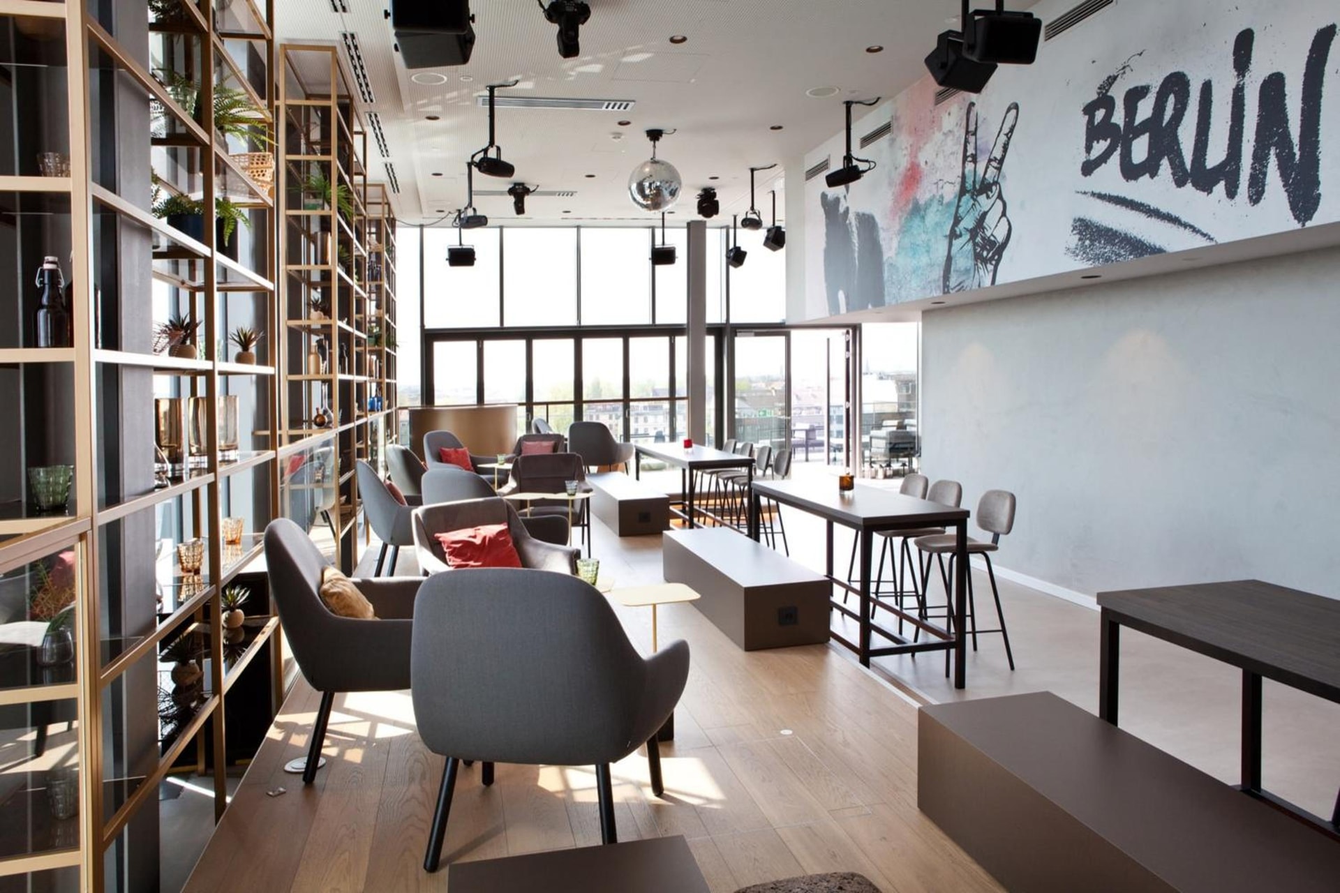 Hotel Indigo Berlin - East Side Gallery by IHG