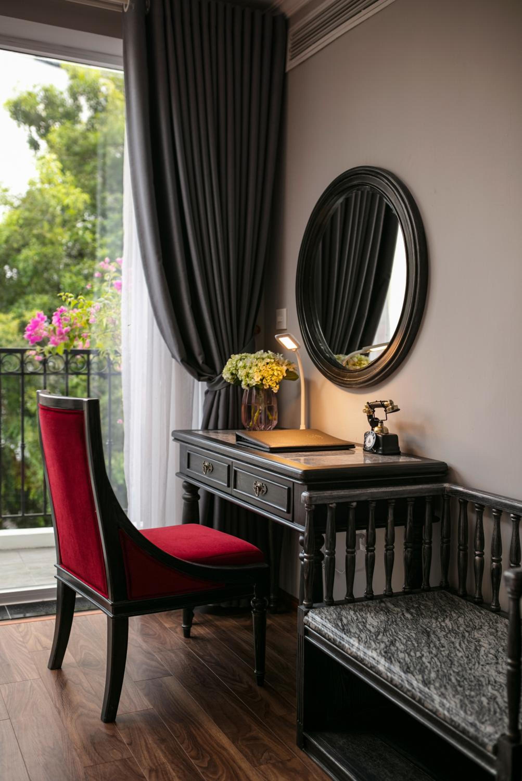 Shining Central Hotel & Spa