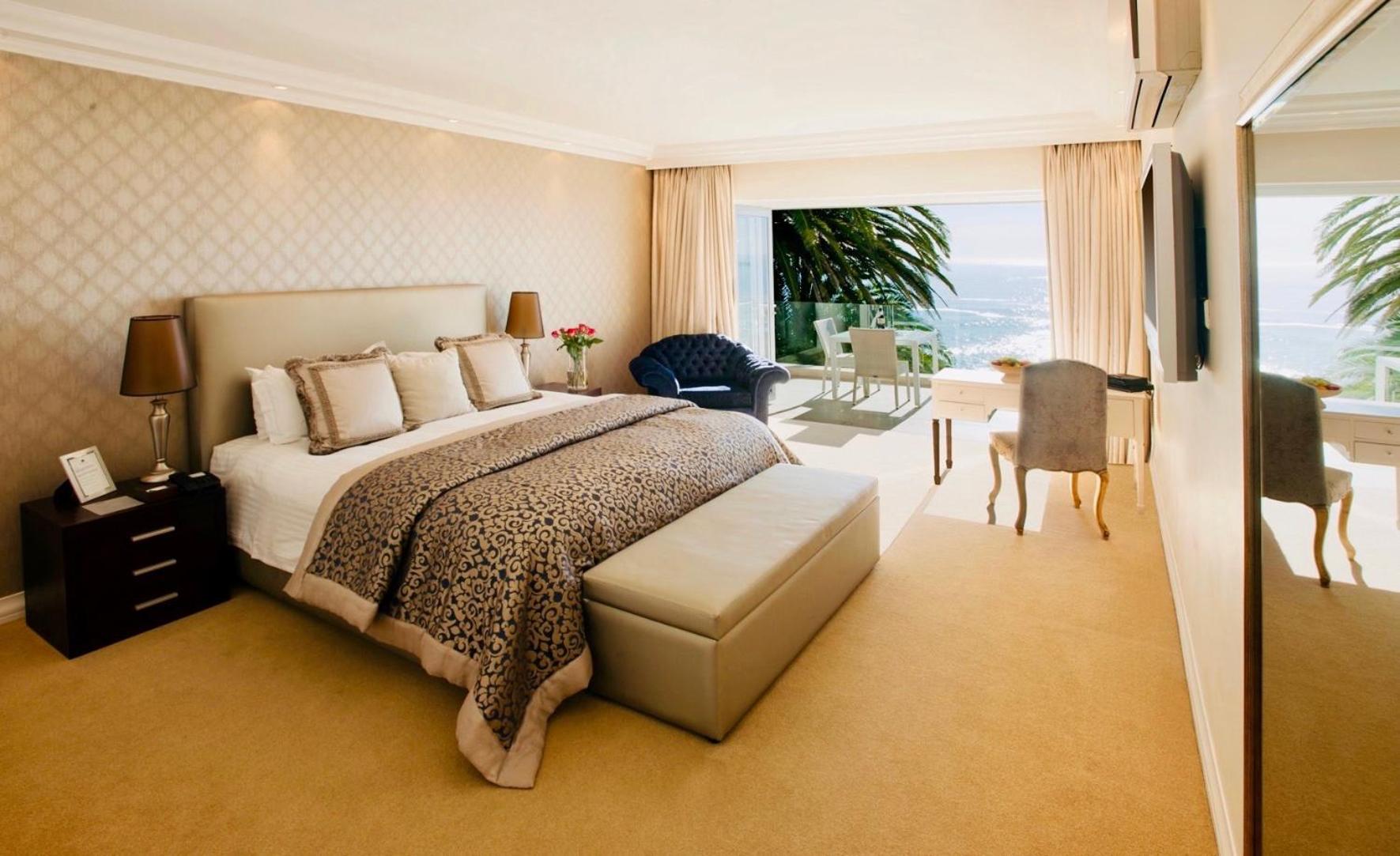 The Clarendon - Bantry Bay