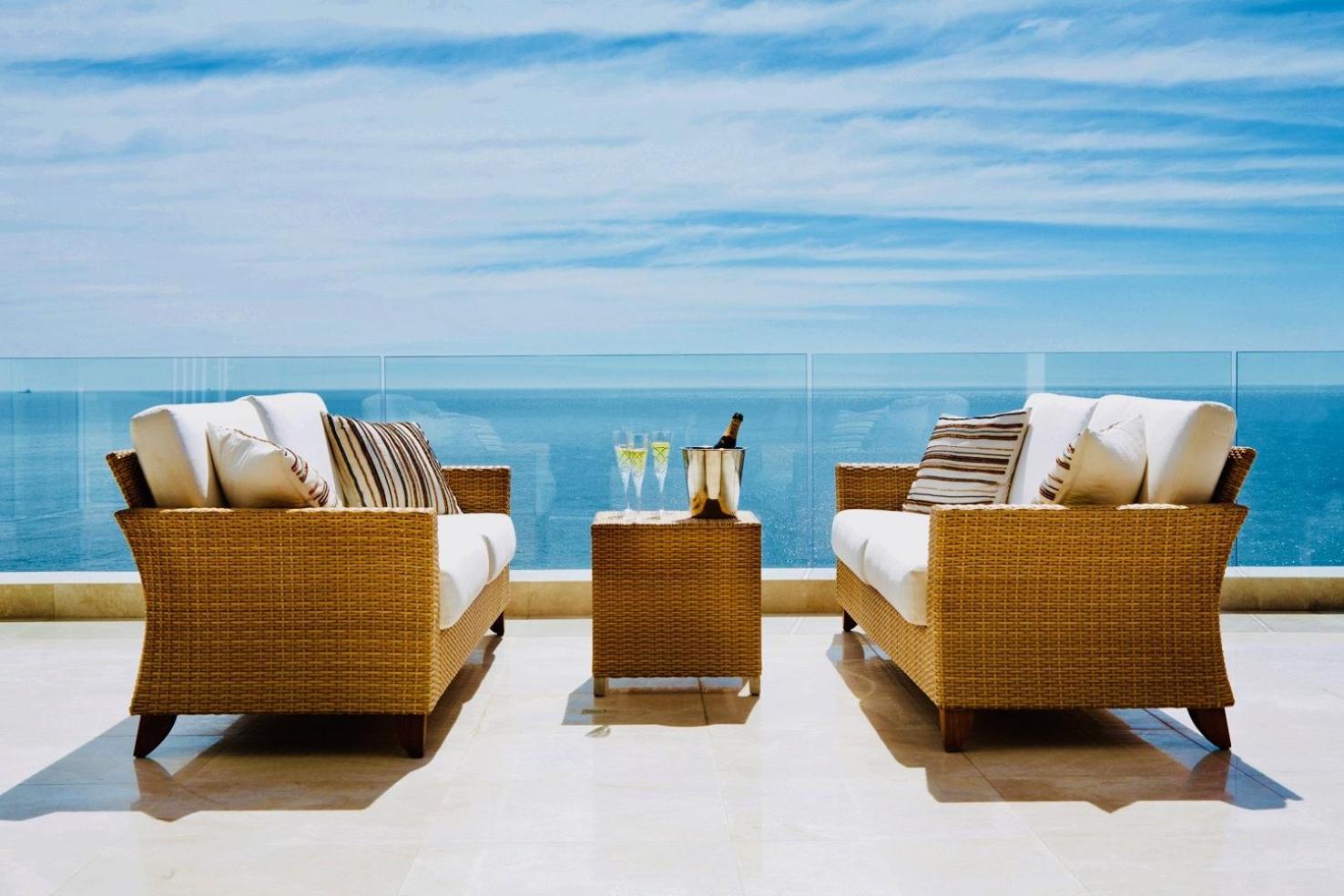 The Clarendon - Bantry Bay
