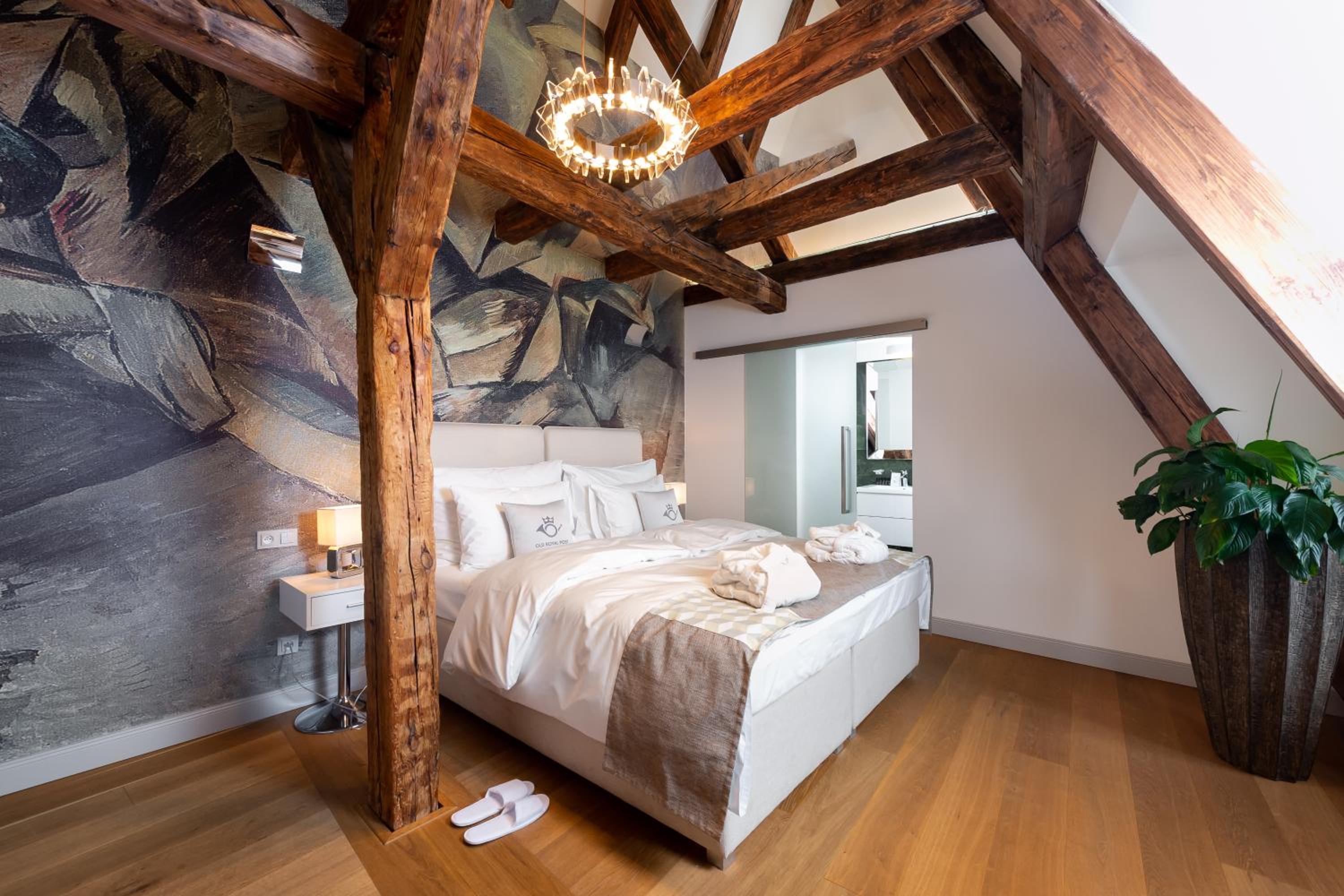 Old Royal Post Boutique Hotel & Premium Suites