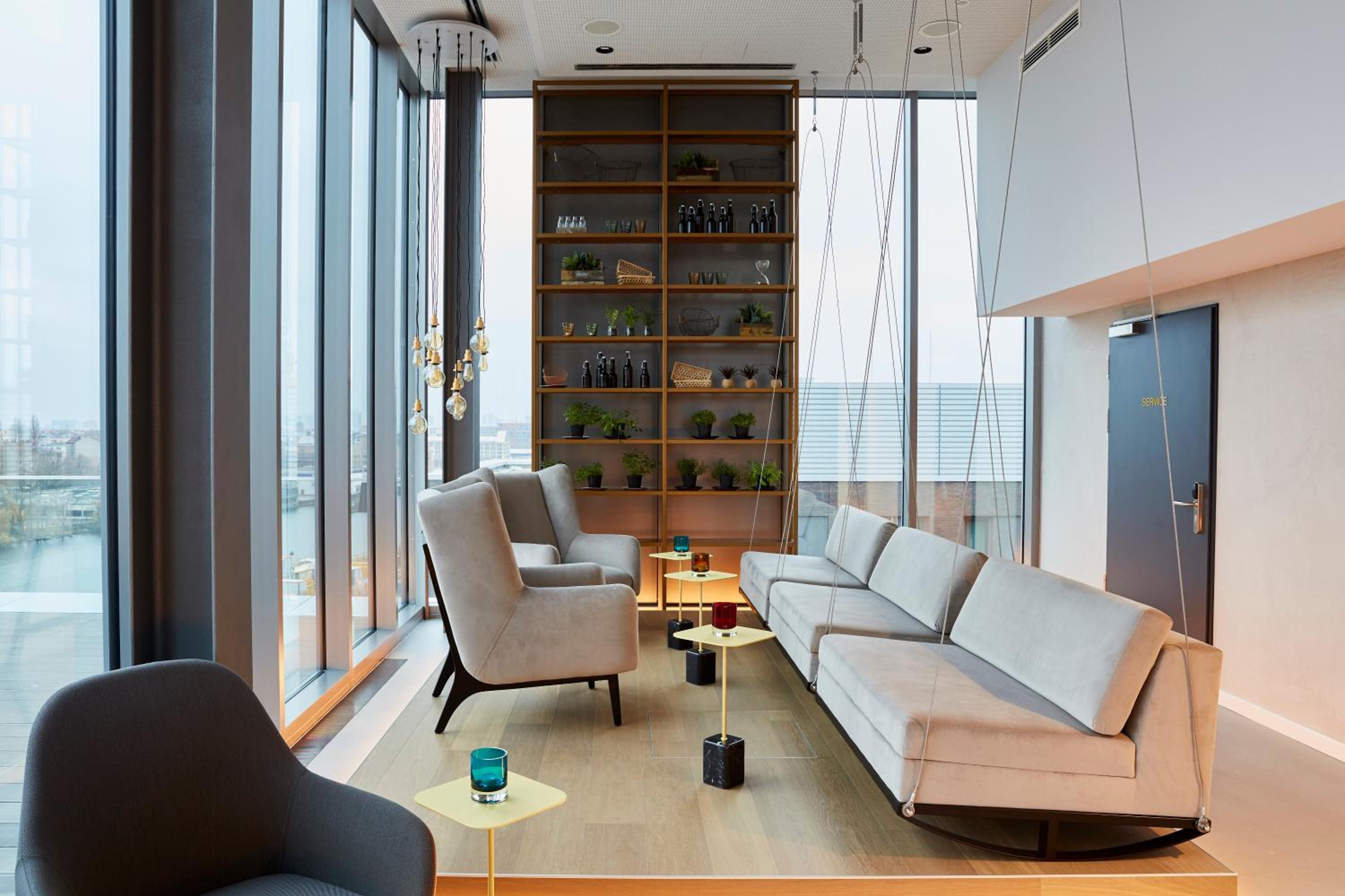 Hotel Indigo Berlin - East Side Gallery by IHG