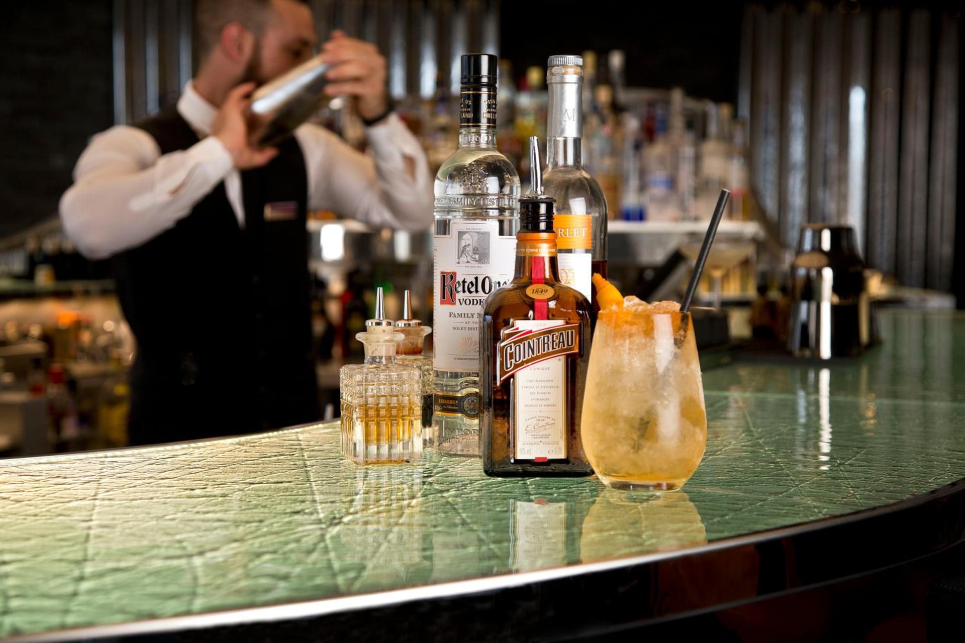 bar