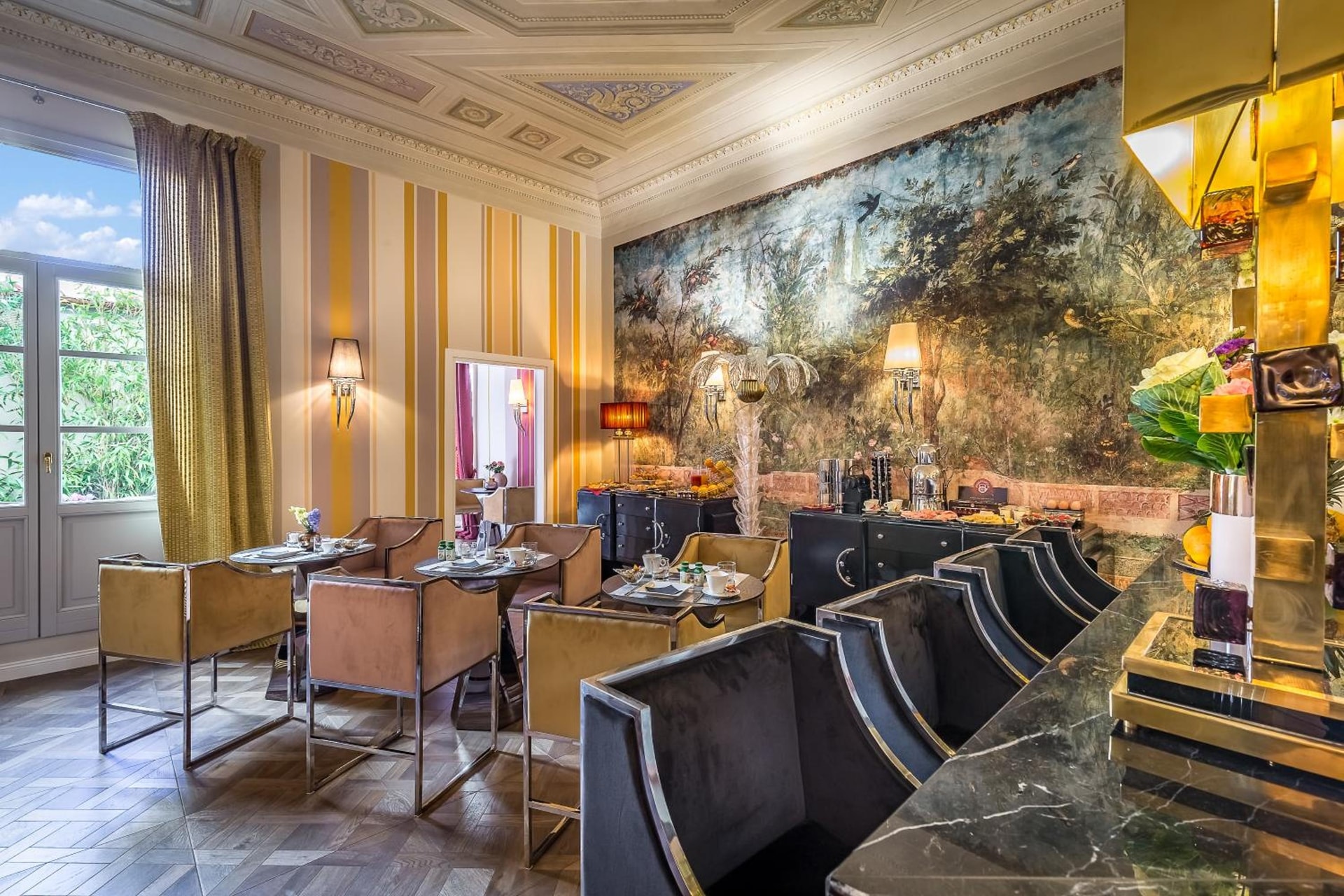 dining