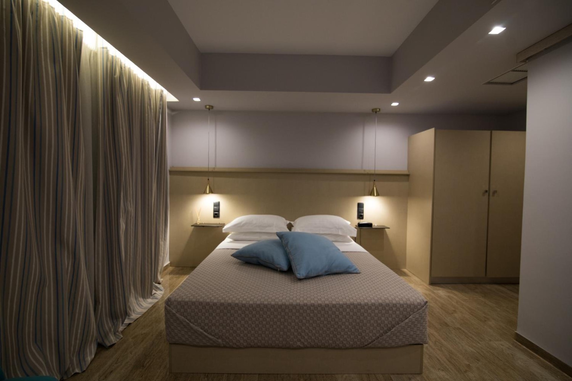 Aianteion Bay Luxury Hotel & Suites