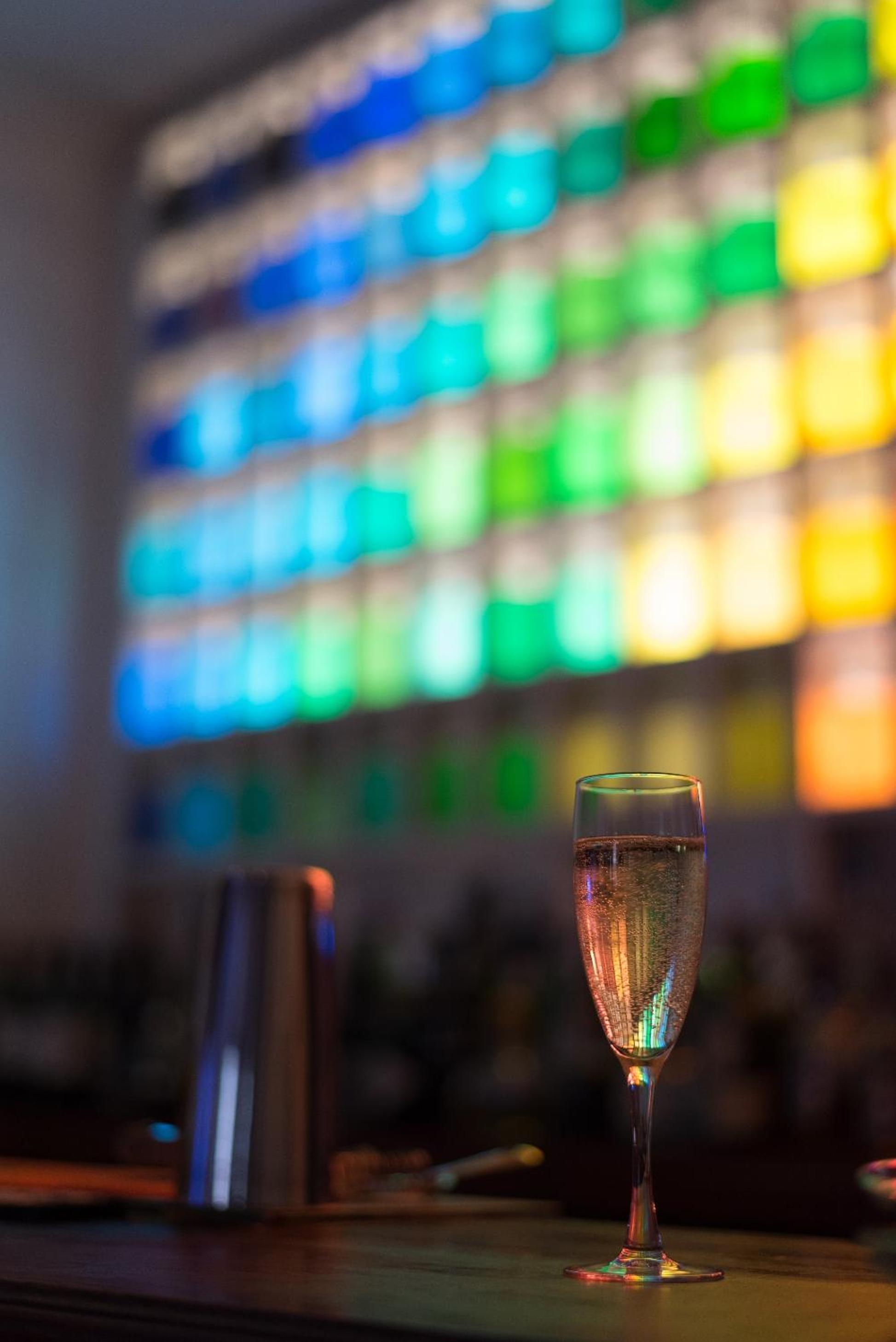 bar