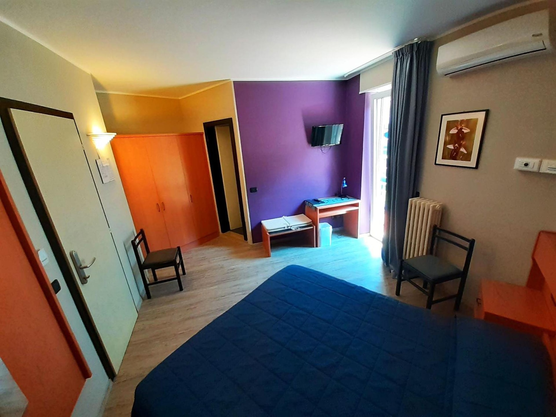 hotel room