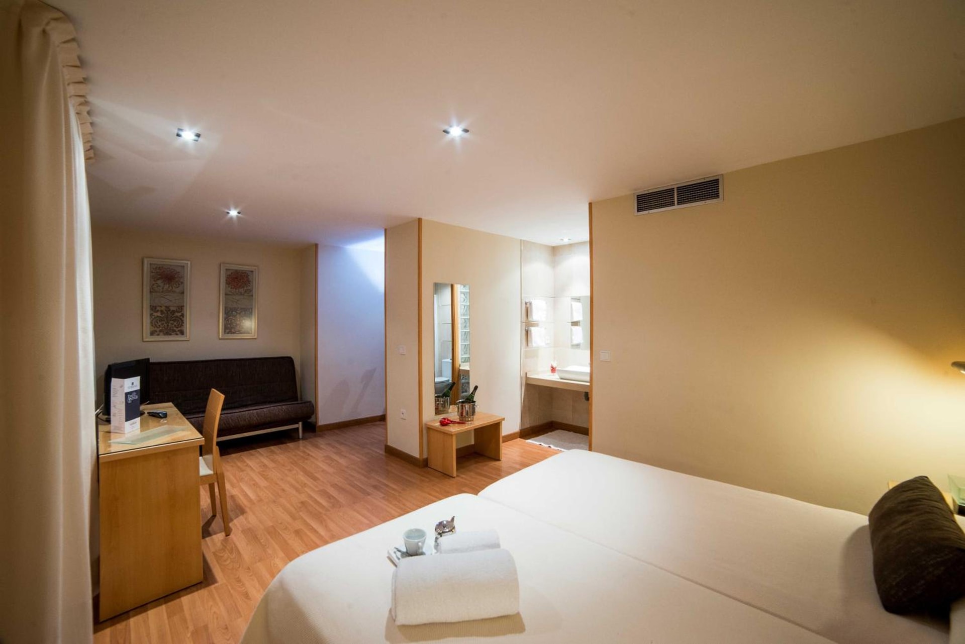 Hotel Serrano