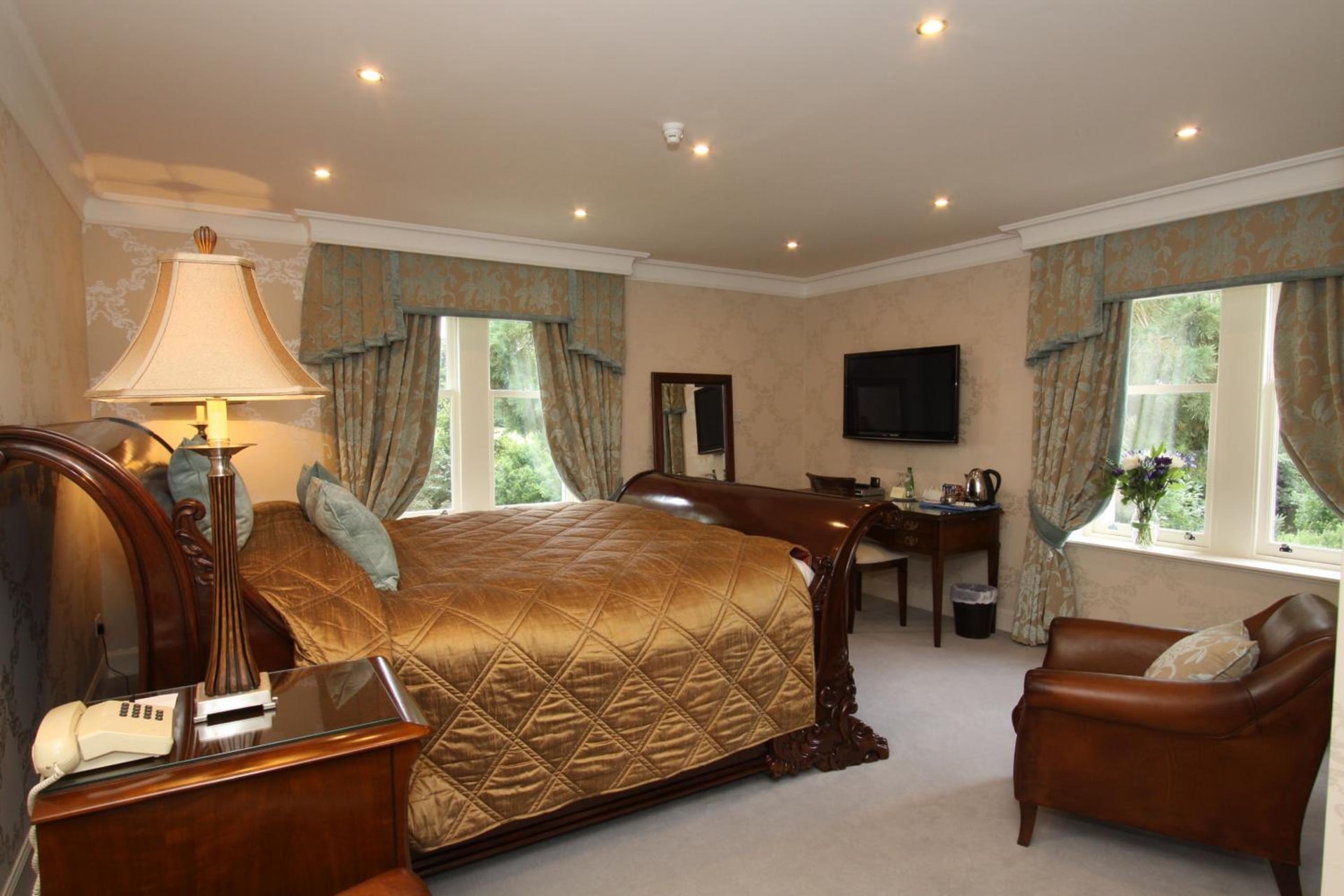 Mansion House Hotel
